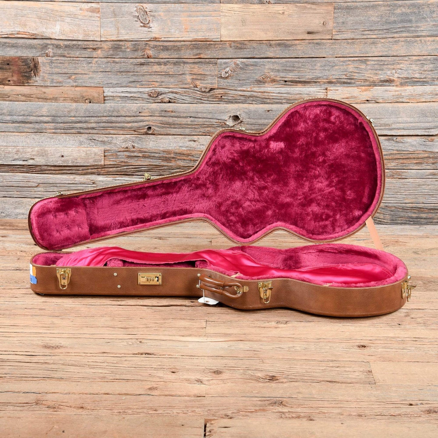 Gibson Memphis ES-335 Walnut 2007 LEFTY Electric Guitars / Semi-Hollow