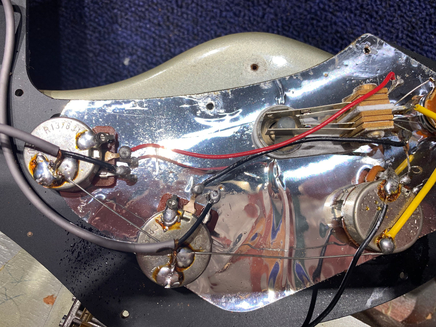 Gibson Corvus Silver 1983 Electric Guitars / Solid Body