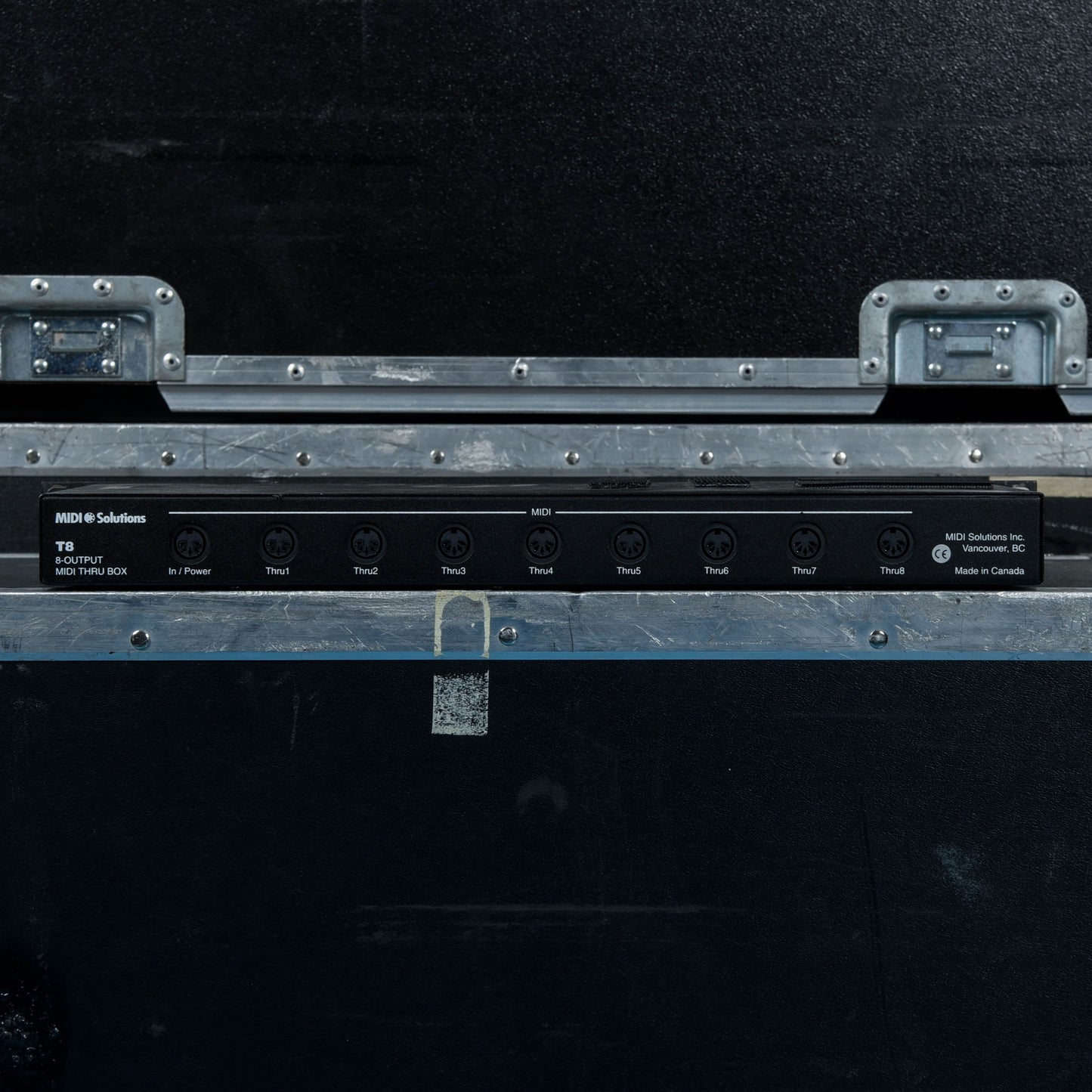 MIDI Solutions T8 MIDI Through Box