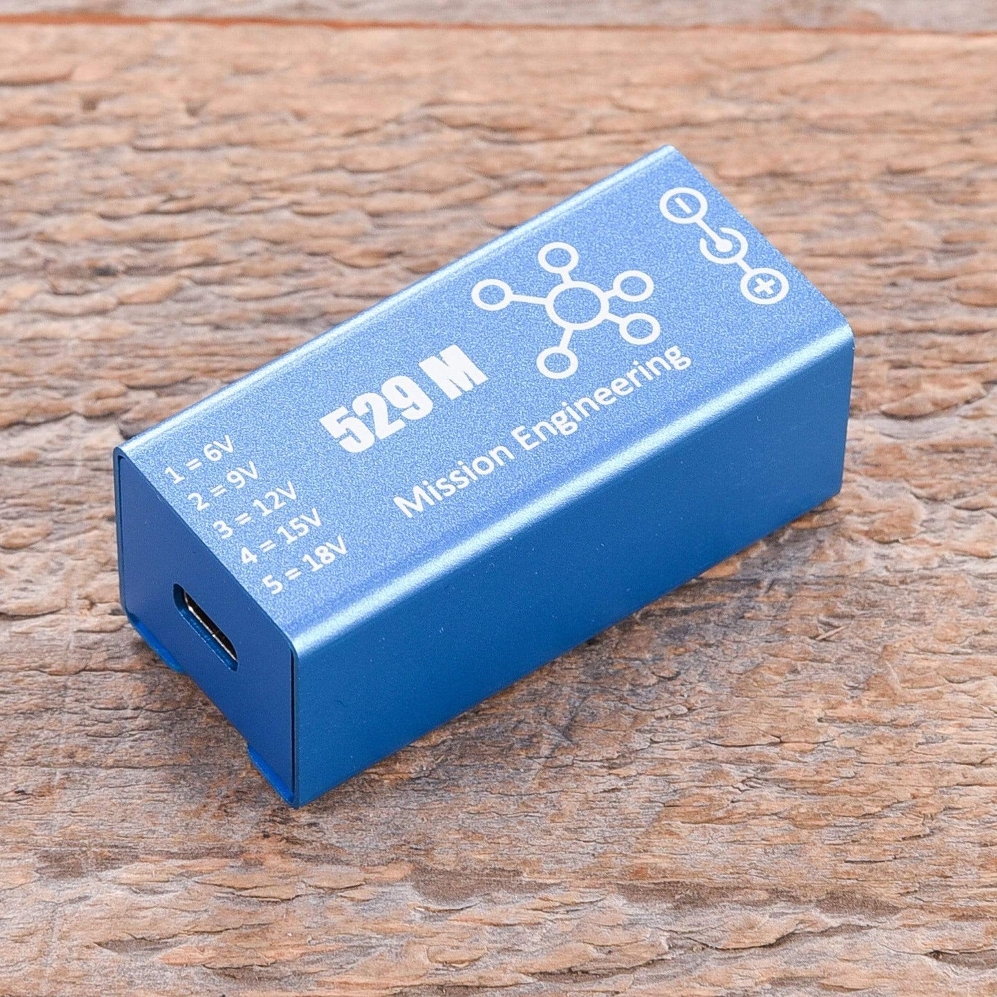 Mission Engineering 529M Ultra-compact, High efficiency USB C-PD Converter for Effects Pedals Effects and Pedals / Pedalboards and Power Supplies