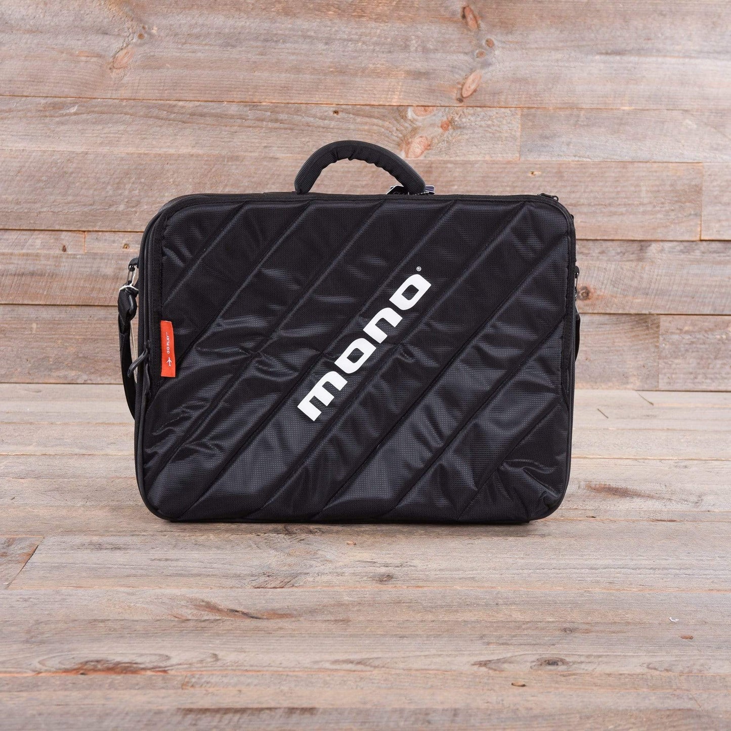 Mono Pedalboard Small Silver w/ Club 2.0 Accessory Case Effects and Pedals / Pedalboards and Power Supplies