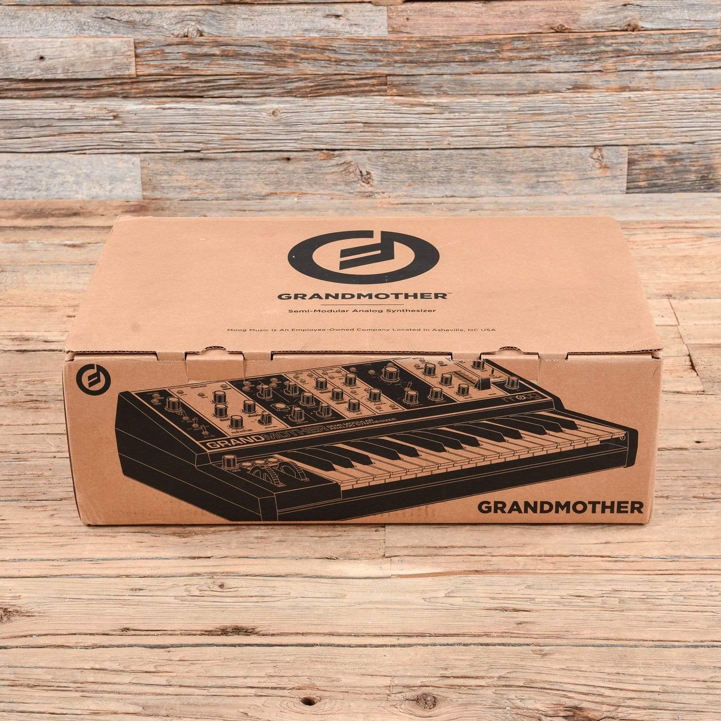 Moog Grandmother Semi-Modular Analog Synthesizer Keyboards and Synths / Synths / Analog Synths
