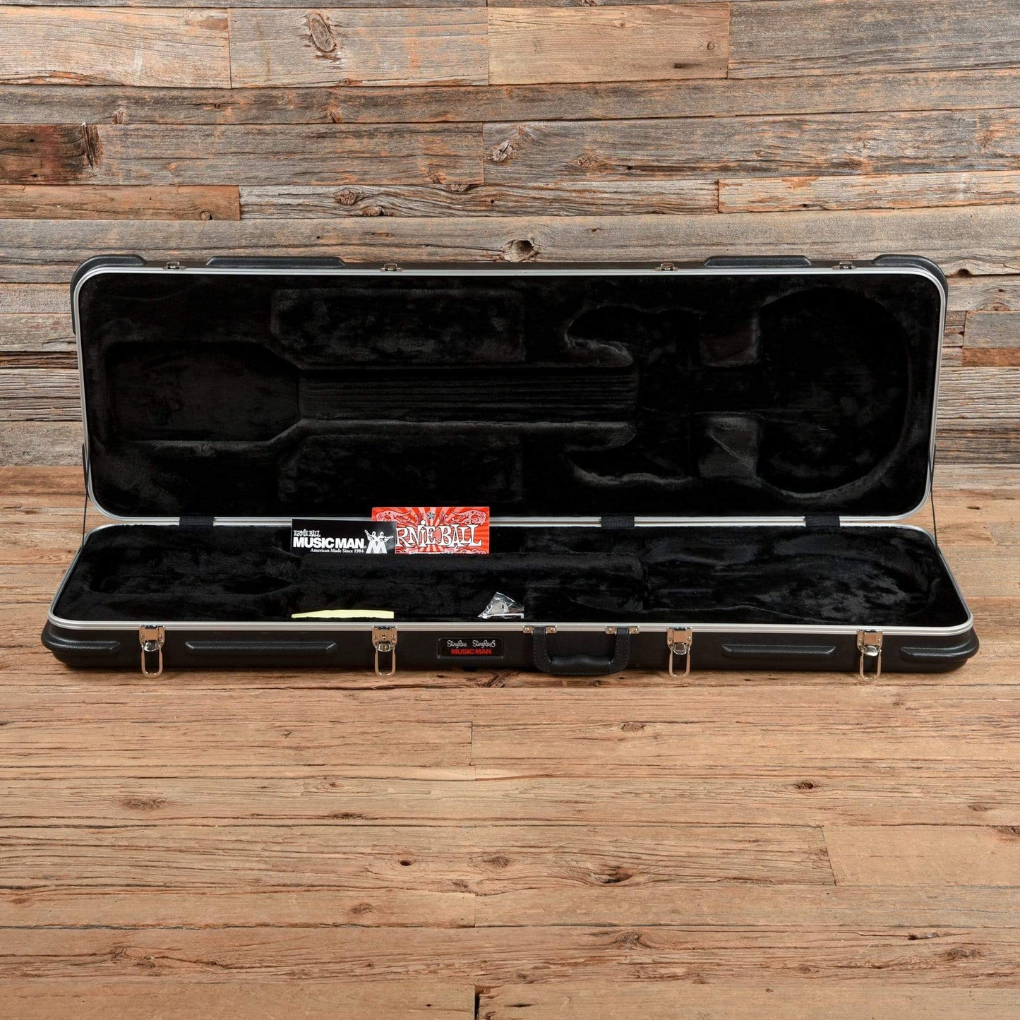 Music Man StingRay 5 HH Ivory White w/Gold Hardware 2010 Bass Guitars / 5-String or More