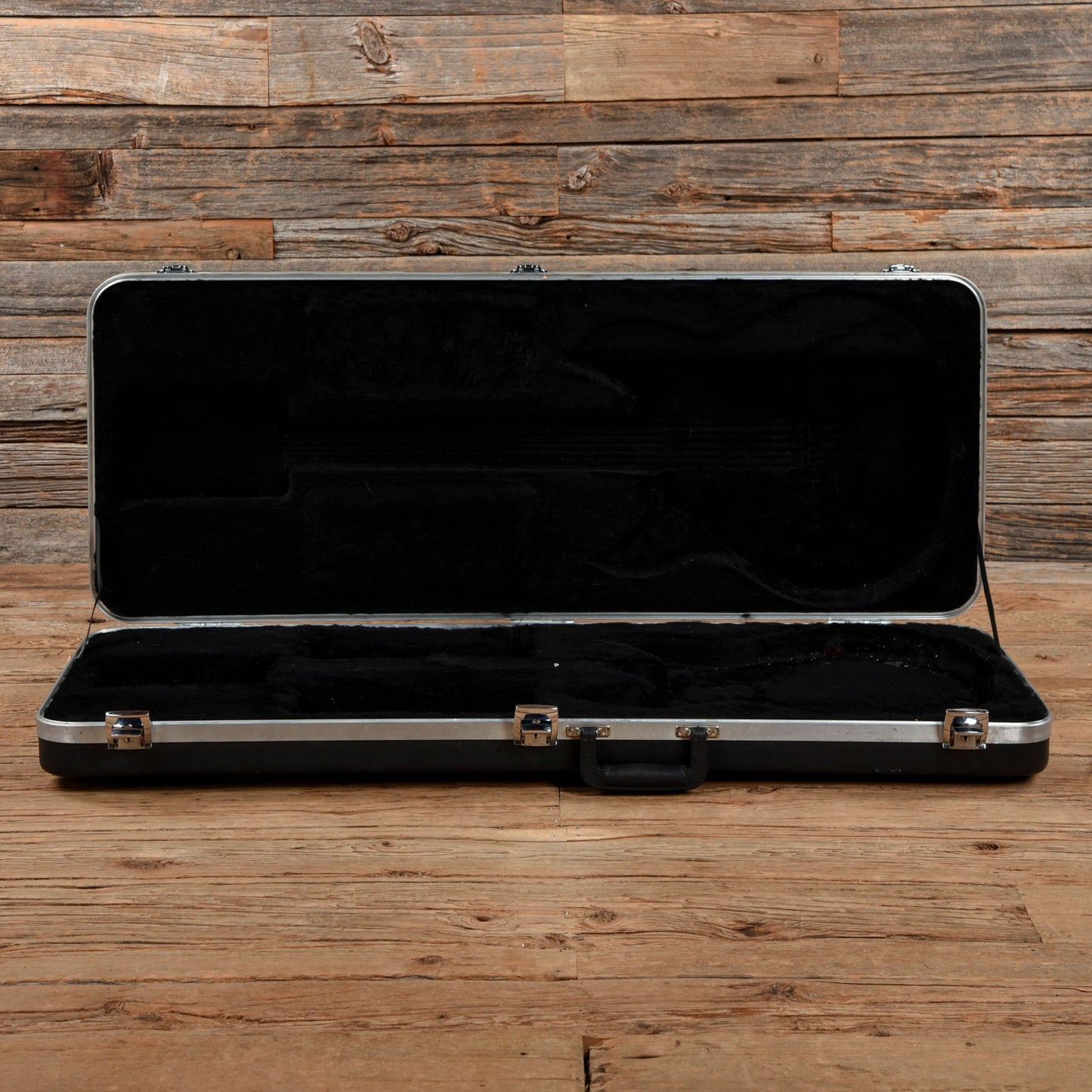 Rickenbacker 330 Electric Guitars / Semi-Hollow