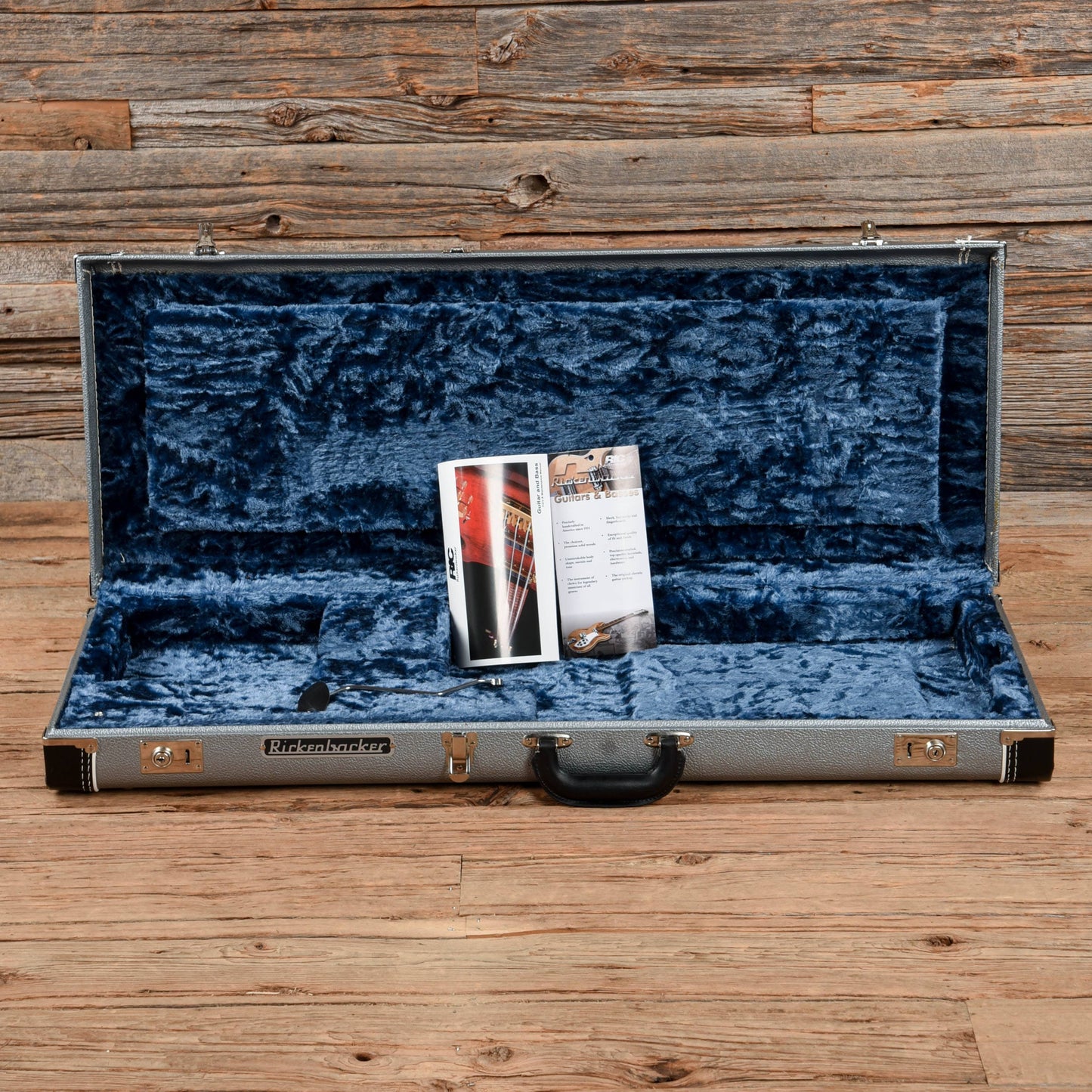 Rickenbacker 325C64 Jetglo 2011 Electric Guitars / Solid Body