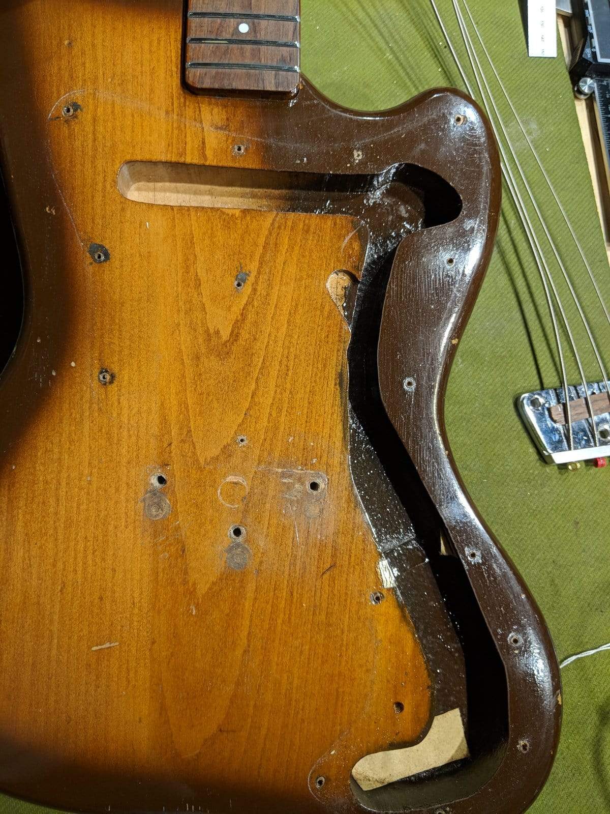 Silvertone 1442 Bass Brown Burst 1960s Bass Guitars / 4-String