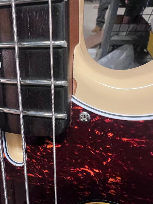 Sire Marcus Miller P5R Alder 5-String Vintage White Bass Guitars / 5-String or More