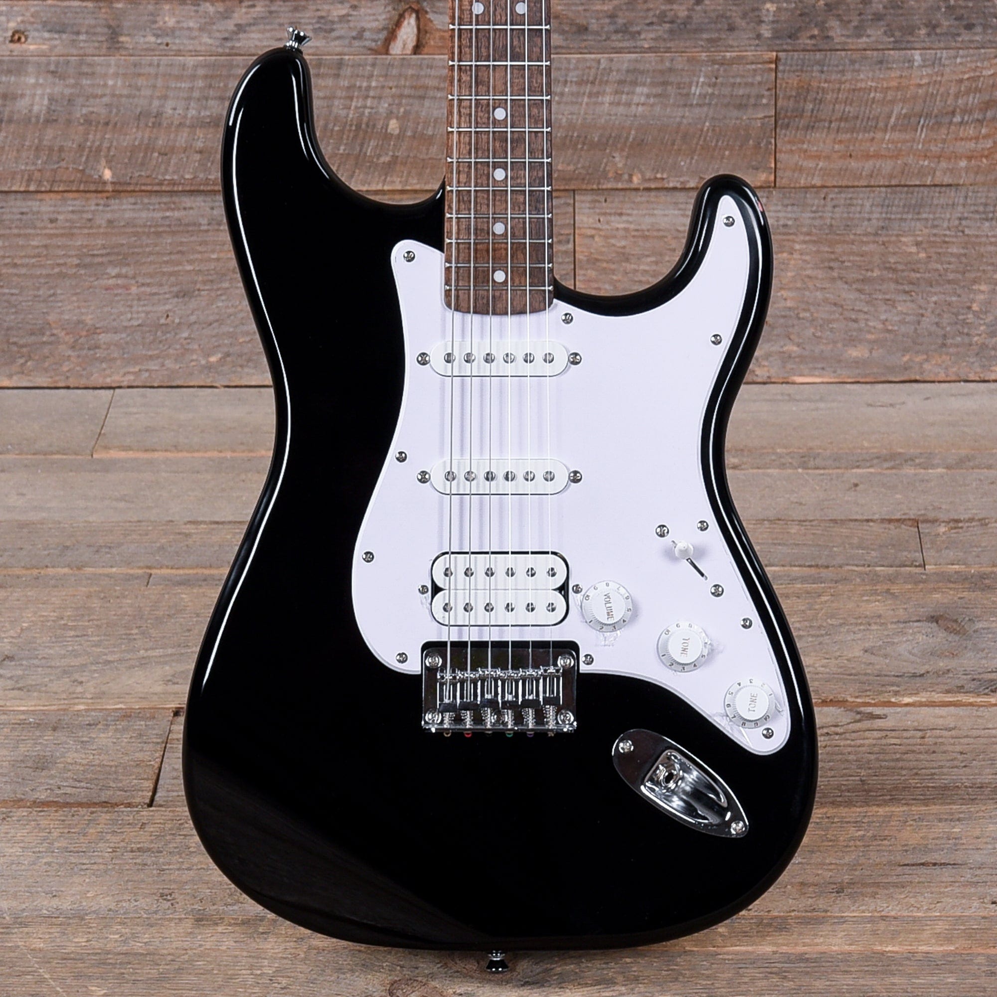 Squier Bullet HSS Stratocaster ブラック　美品 Squier Bullet Stratocaster HT HSS Limited-Edition Electric