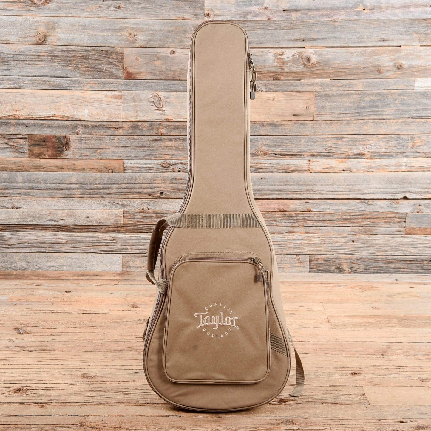 Taylor BBT-e Big Baby Taylor Sitka/Walnut w/Electronics Acoustic Guitars / Mini/Travel