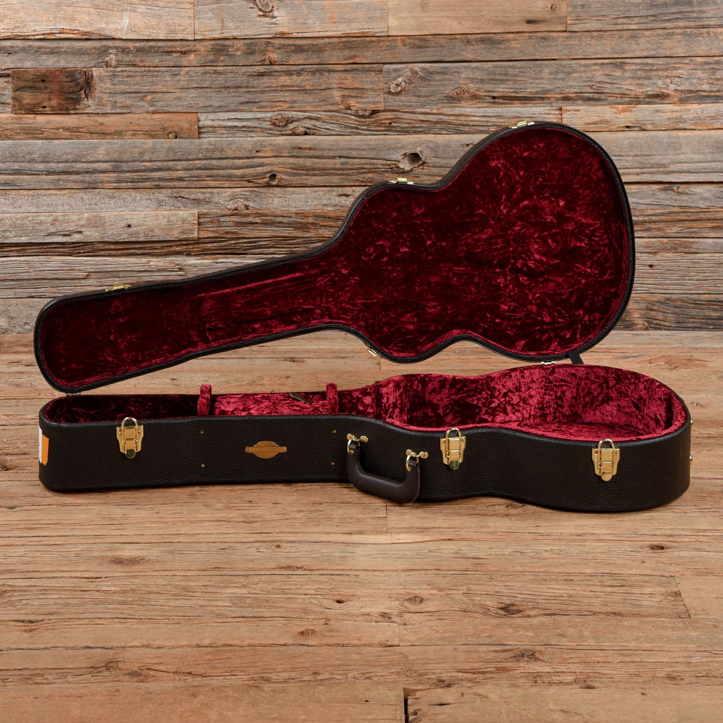 Taylor 214ce DLX Sunburst Acoustic Guitars / OM and Auditorium