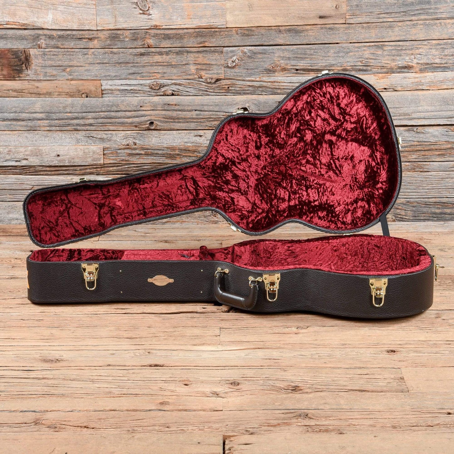 Taylor Custom GA Natural 2010 Acoustic Guitars / OM and Auditorium