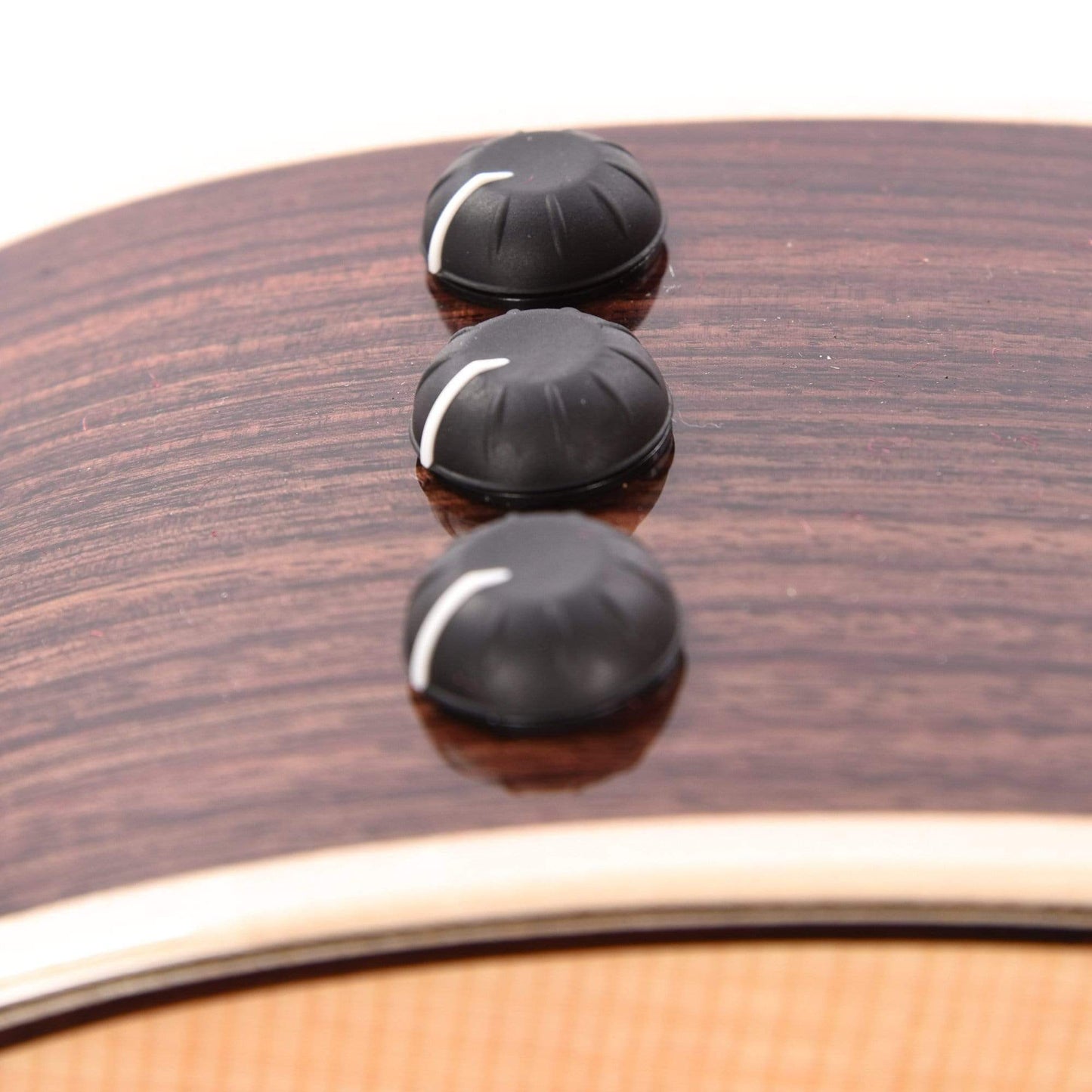 Taylor GT 811e Sitka/Rosewood Natural ES2 Acoustic Guitars / OM and Auditorium