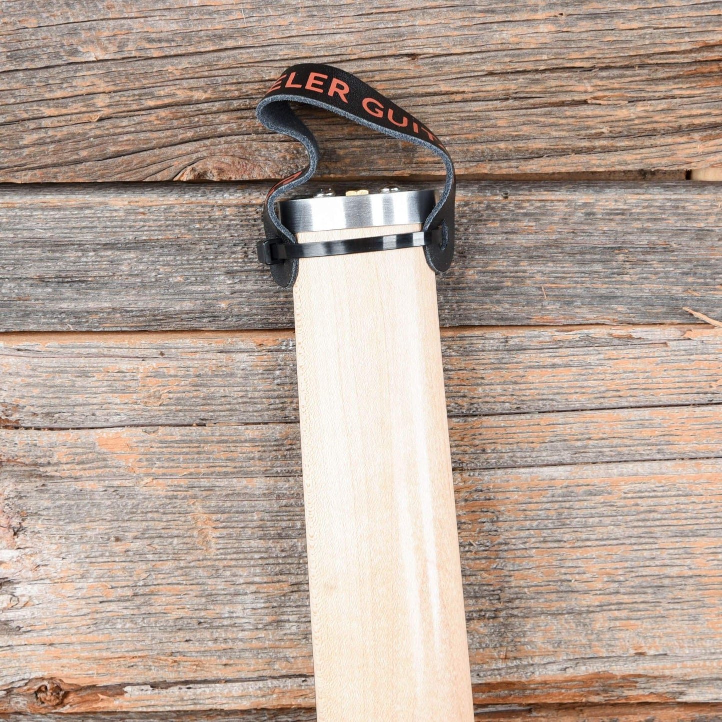 Traveler ULB-NAT Ultra-Light Bass Natural Bass Guitars / Short Scale