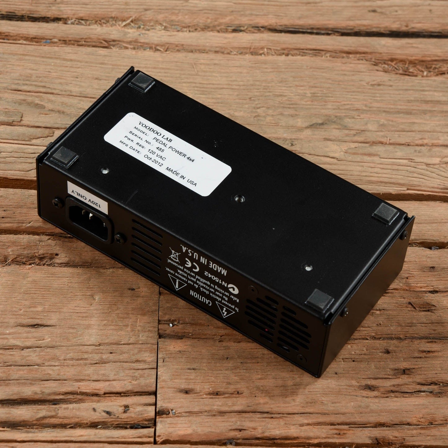 Voodoo Lab Pedal Power 4x4 Effects and Pedals / Pedalboards and Power Supplies