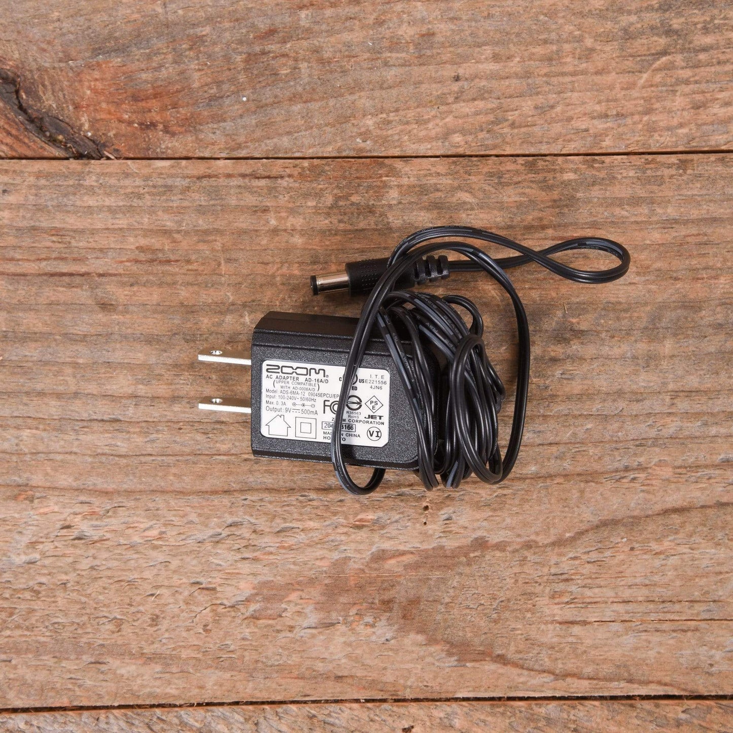 Zoom G6 Multi-Effects Processor with Expression Pedal Effects and Pedals / Multi-Effect Unit