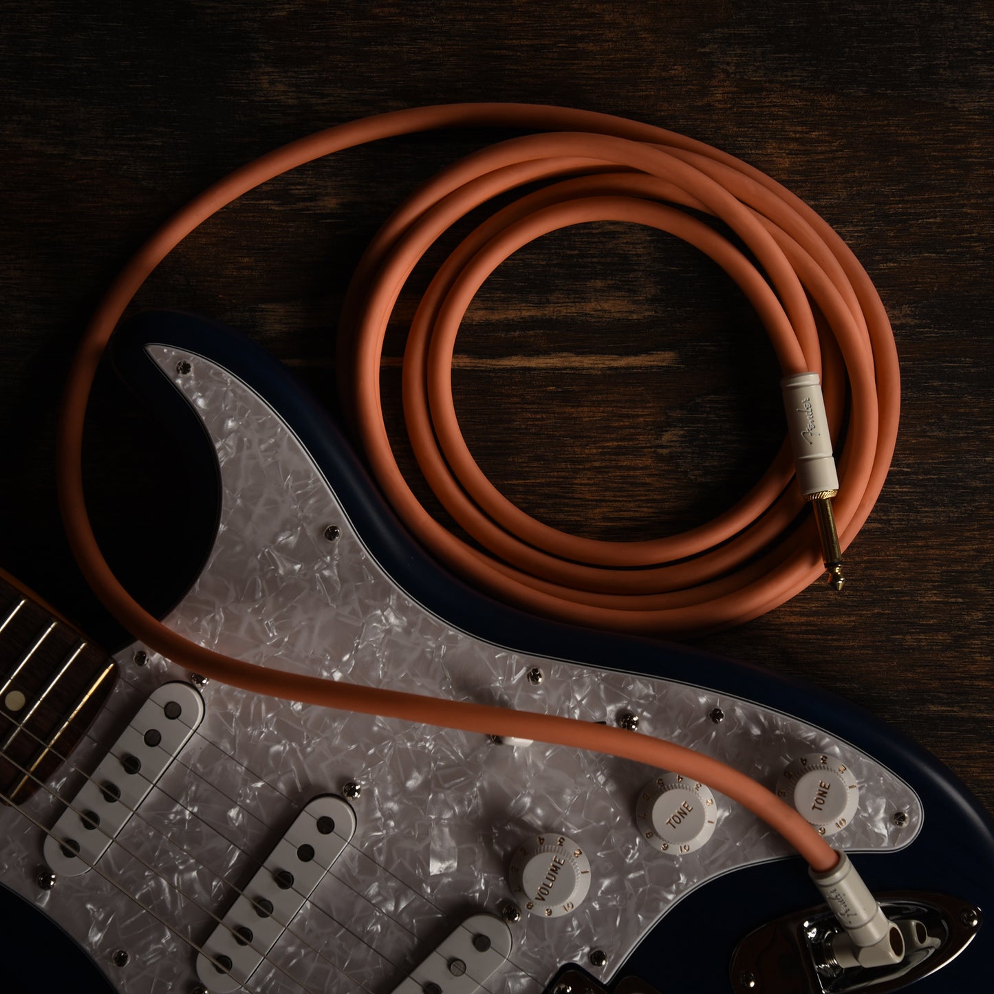 Fender Deluxe Instrument Cable Pacific Peach 15' Angle-Straight