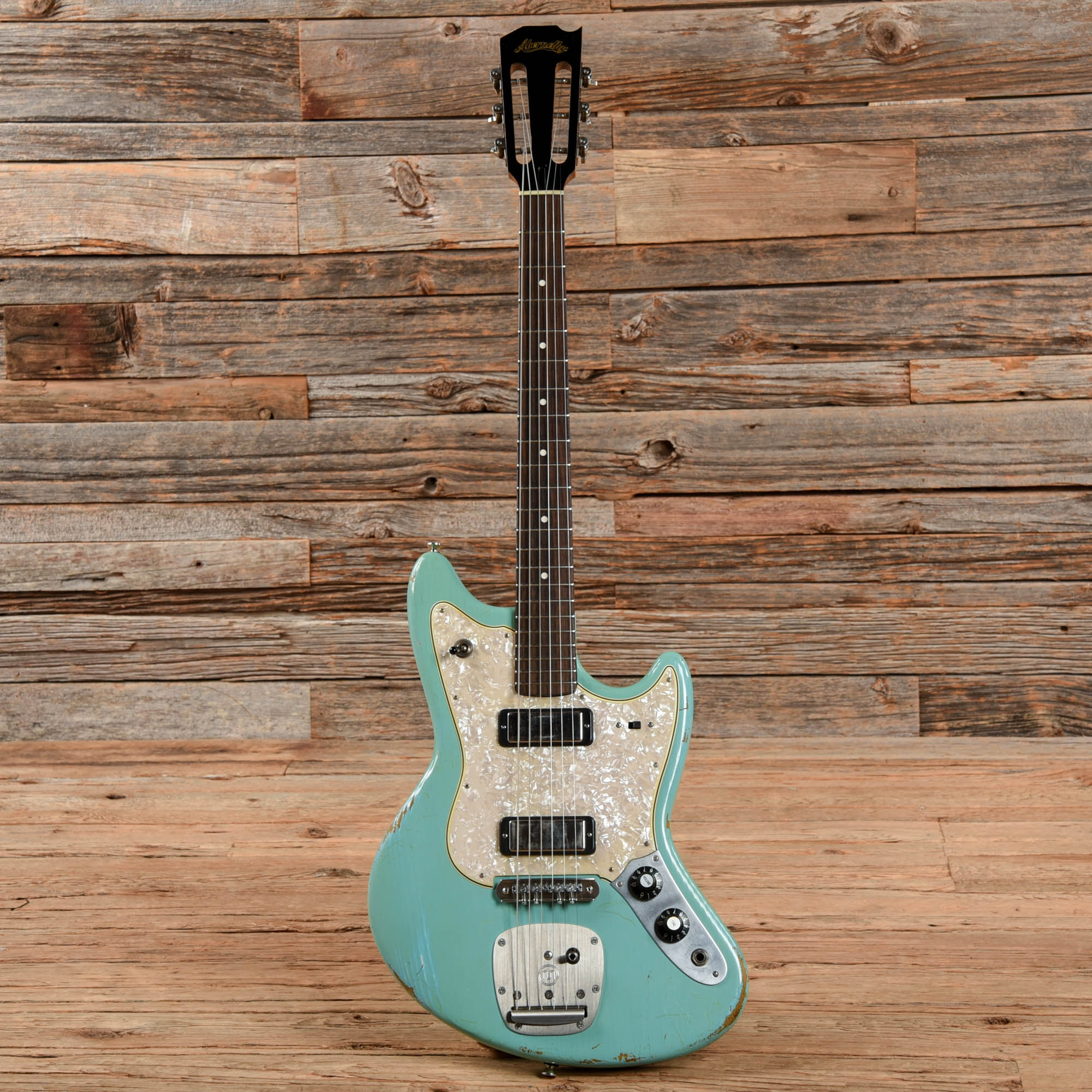 Abernethy Sonic Empress THC Sonic Blue – Chicago Music Exchange