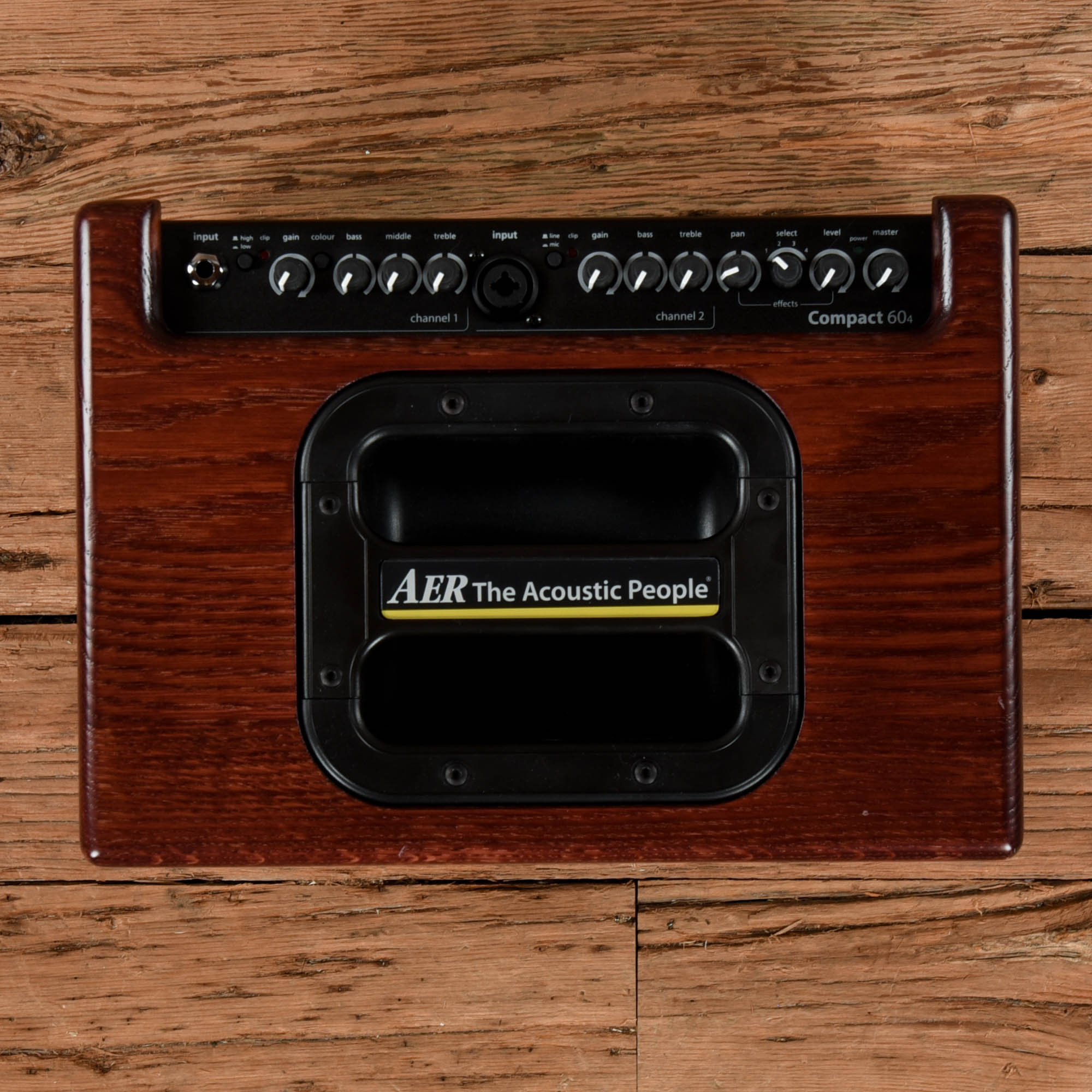 AER Compact 60/4 60-Watt 1x8