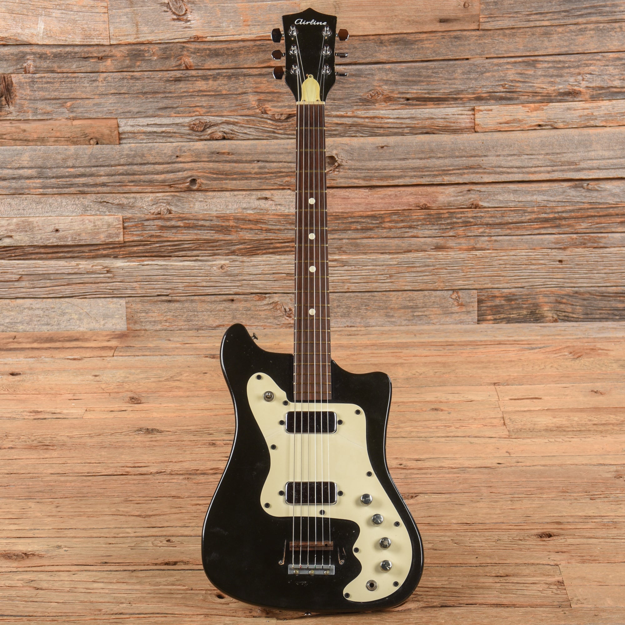 Airline 2-Pickup Electric Black 1960s Electric Guitars / Solid Body