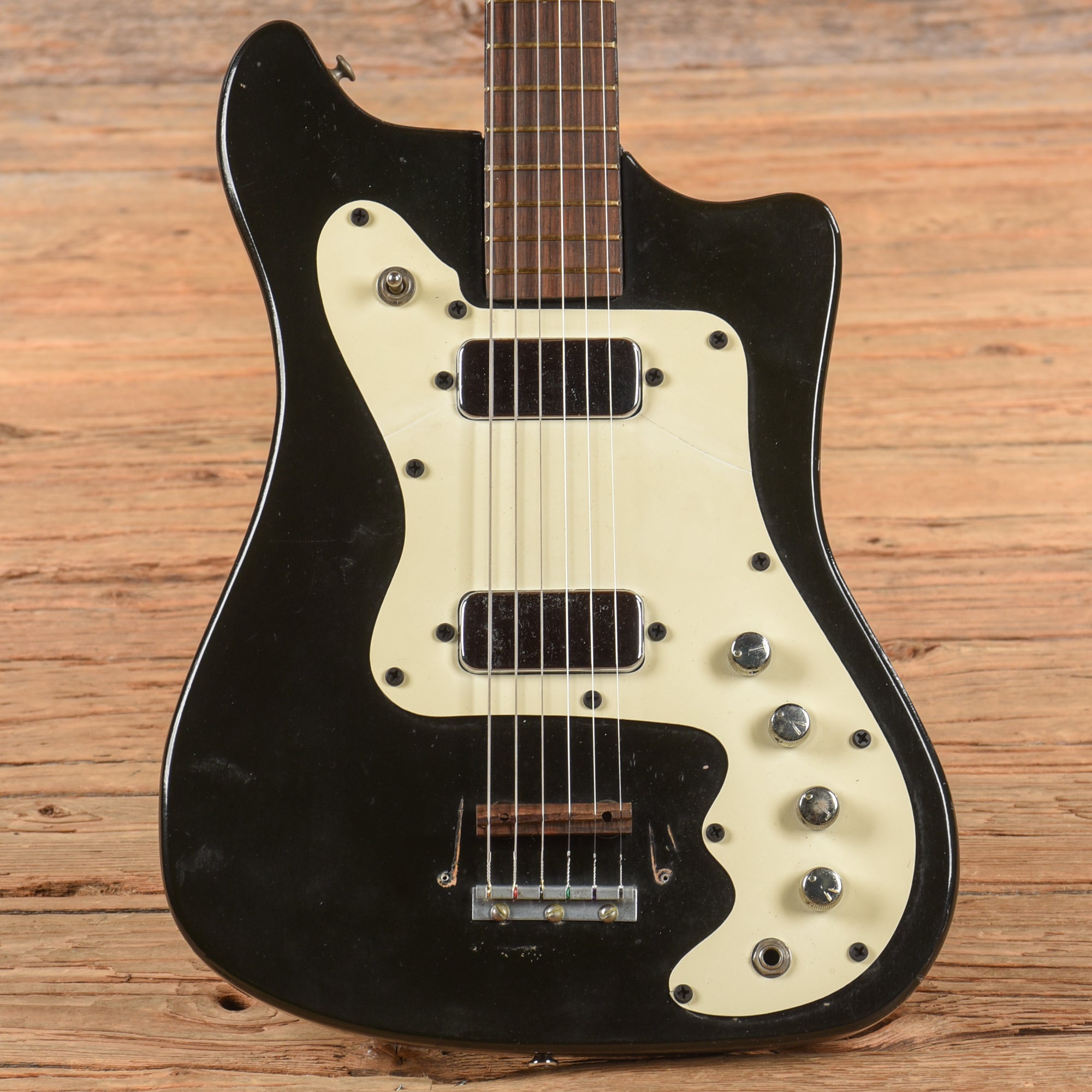 Airline 2-Pickup Electric Black 1960s Electric Guitars / Solid Body