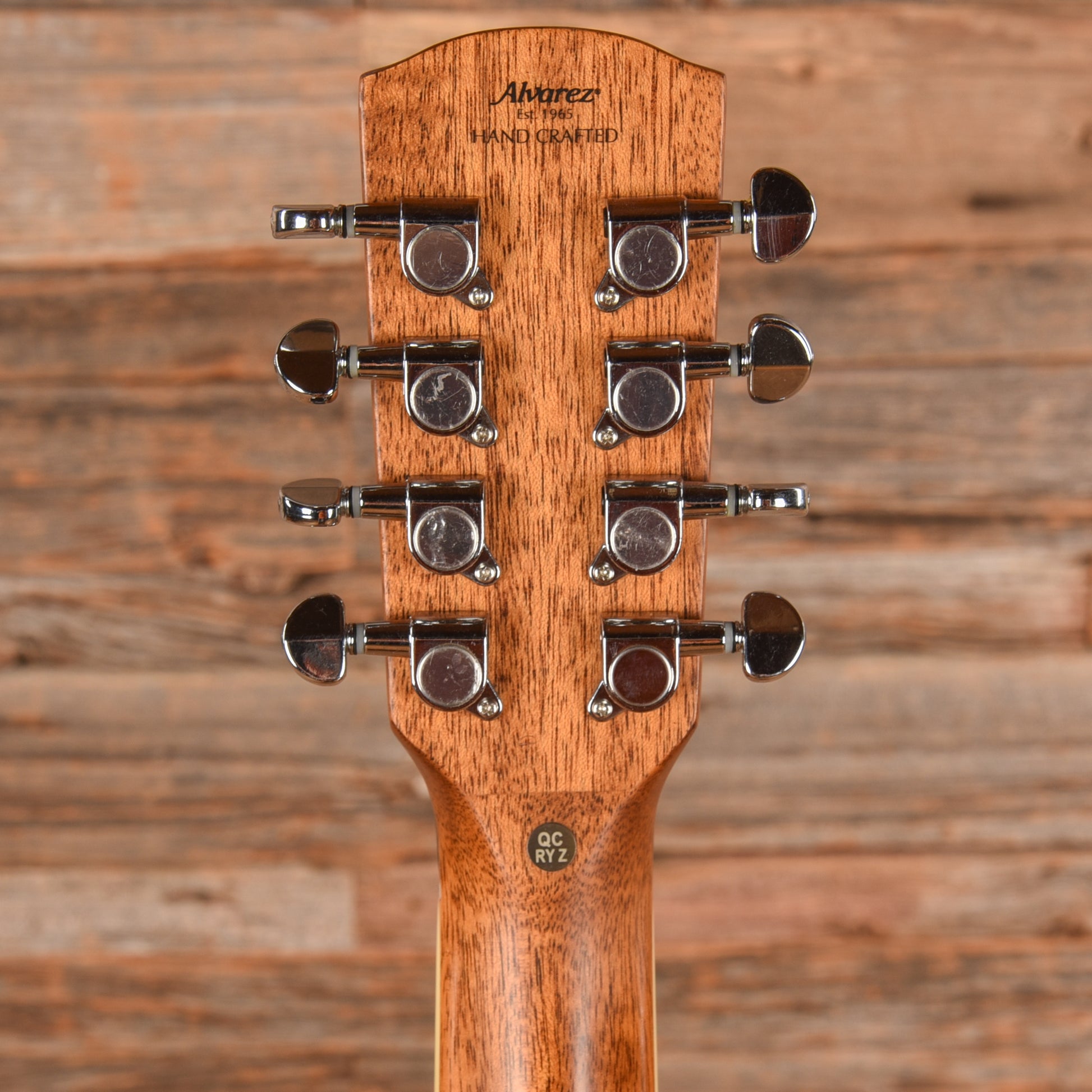 Alvarez ABT60CE-8SHB 8-string Baritone Sunburst Acoustic Guitars