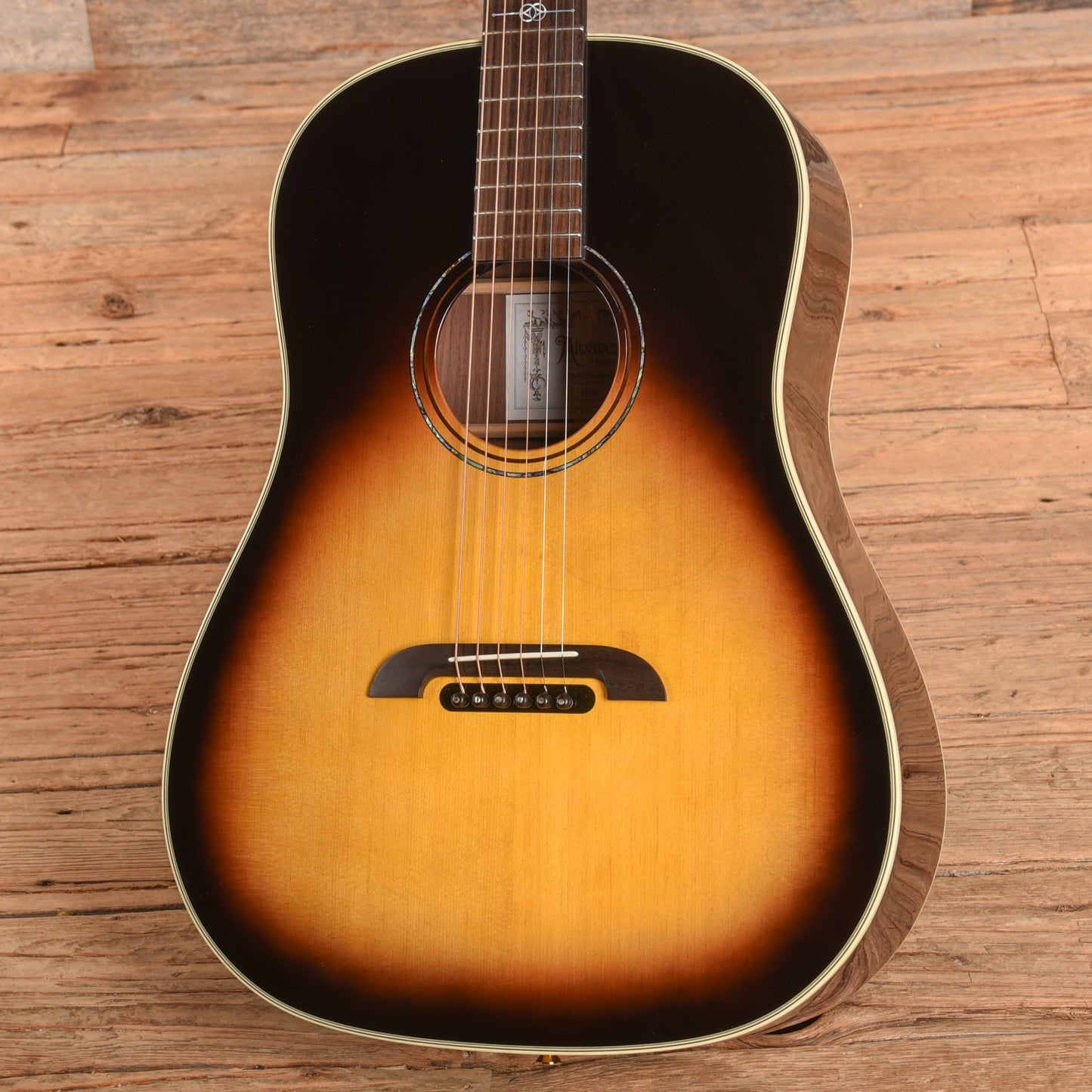 Alvarez DYMR70 Yairi Masterworks Dreadnought Solid AAA Sitka Spruce/Solid East Indian Rosewood Sunburst Acoustic Guitars