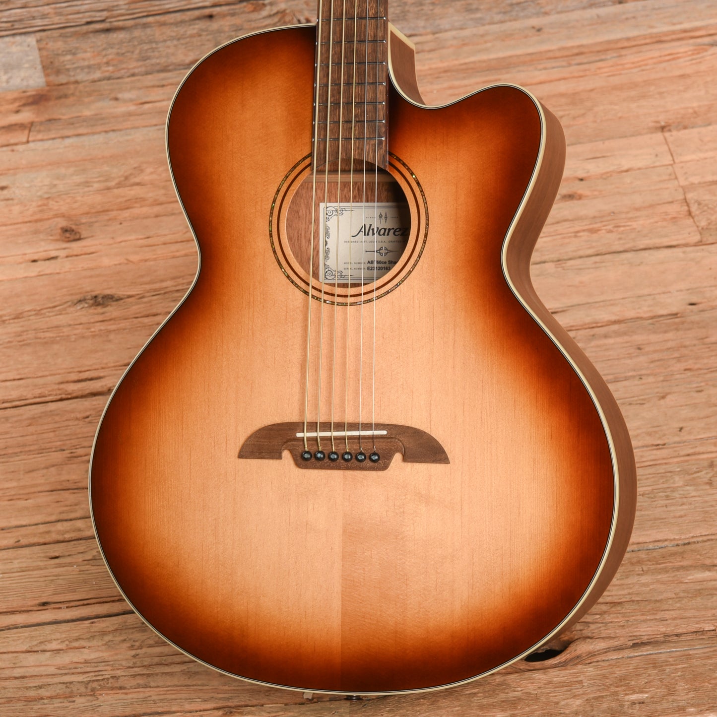 Alvarez ABT60ce Artist Baritone Solid A+ Sitka Spruce/African Mahogany Shadowburst Acoustic Guitars / Baritone