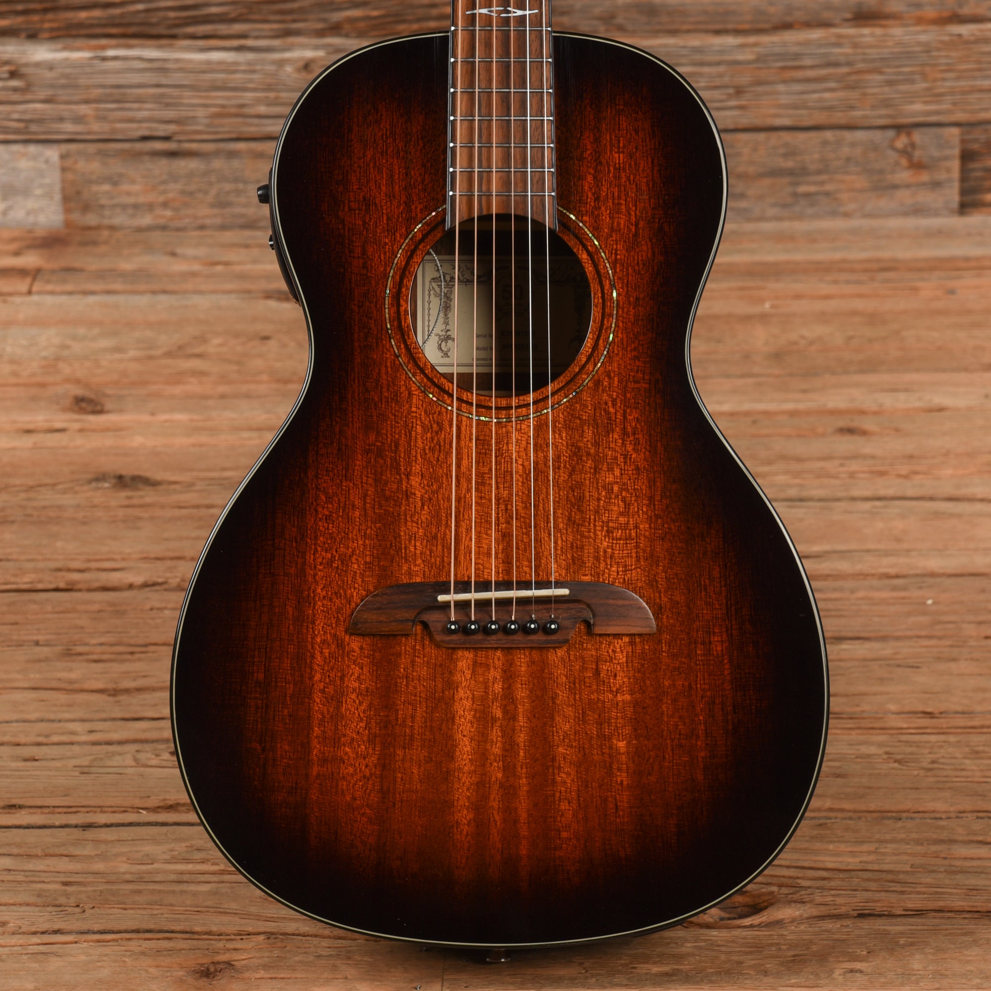 Alvarez AP660ESHB Artist Series Parlor Sunburst 2016 Acoustic Guitars / Built-in Electronics