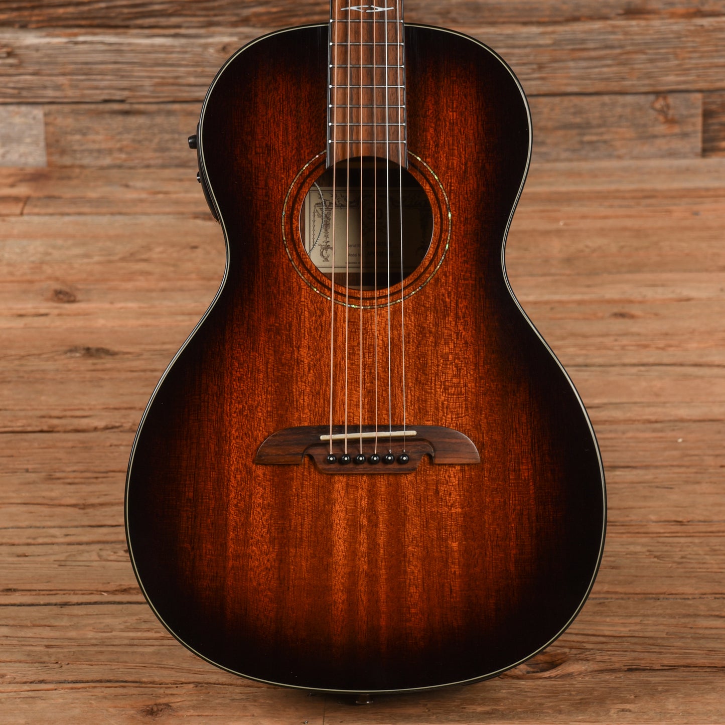 Alvarez AP660ESHB Artist Series Parlor Sunburst 2016 Acoustic Guitars / Built-in Electronics