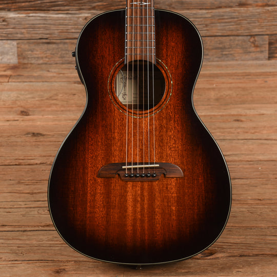 Alvarez AP660ESHB Artist Series Parlor Sunburst 2016 Acoustic Guitars / Built-in Electronics