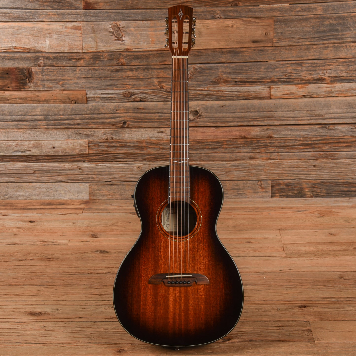 Alvarez AP660ESHB Artist Series Parlor Sunburst 2016 Acoustic Guitars / Built-in Electronics