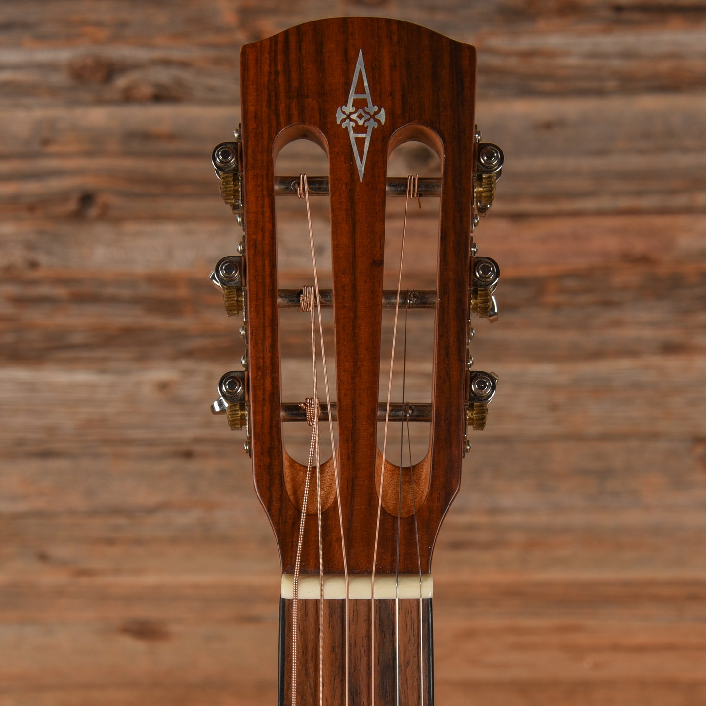 Alvarez AP660ESHB Artist Series Parlor Sunburst 2016 Acoustic Guitars / Built-in Electronics