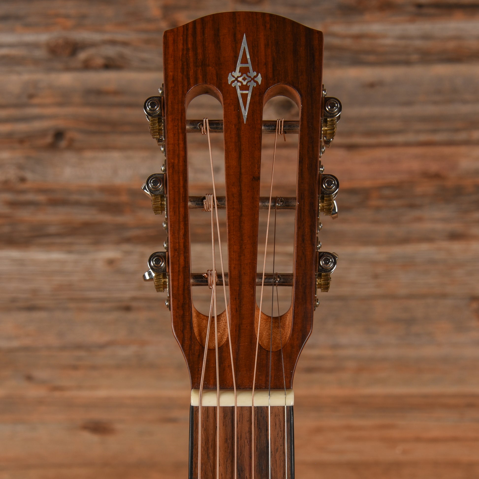 Alvarez AP660ESHB Artist Series Parlor Sunburst 2016 Acoustic Guitars / Built-in Electronics