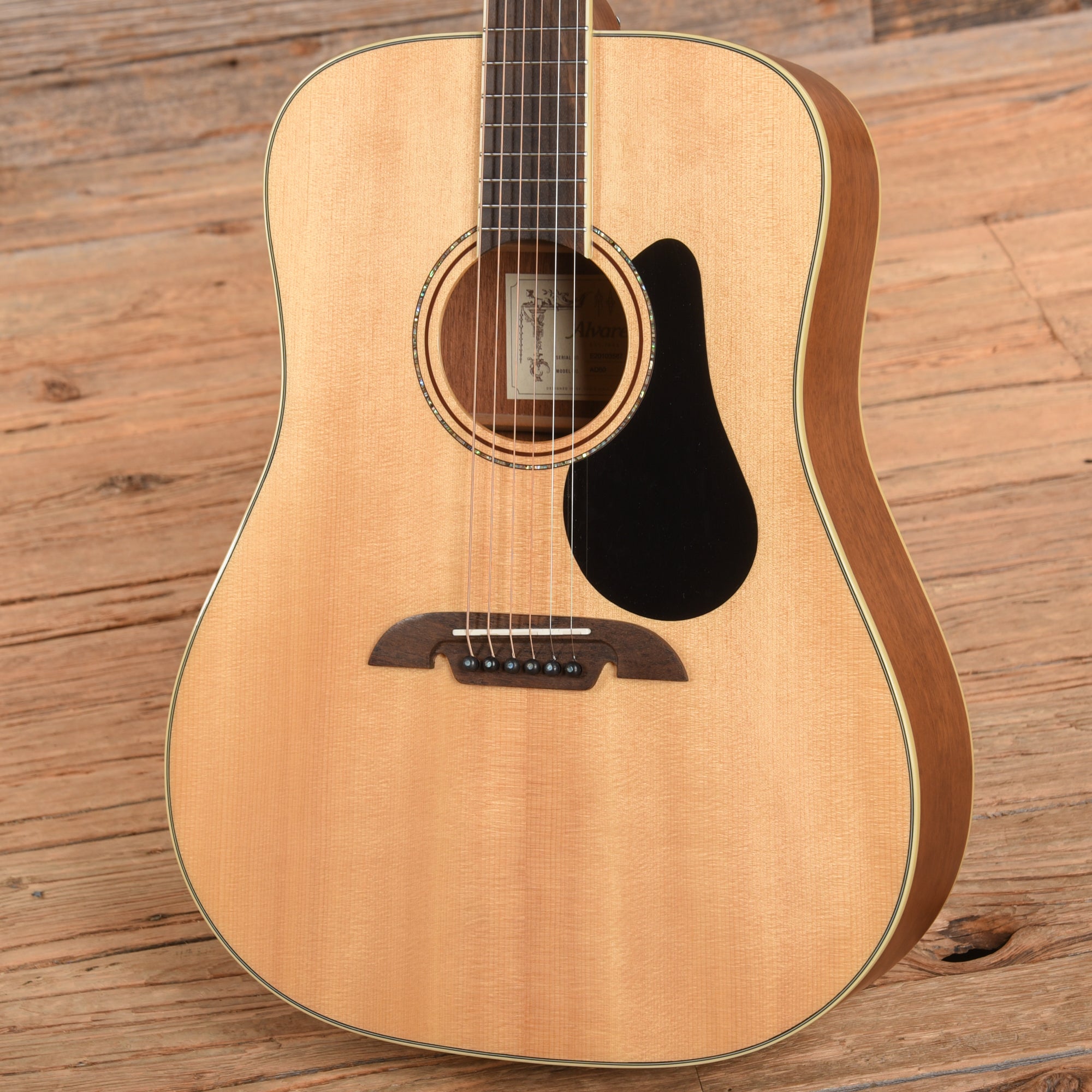 Alvarez AD60 Natural Acoustic Guitars / OM and Auditorium