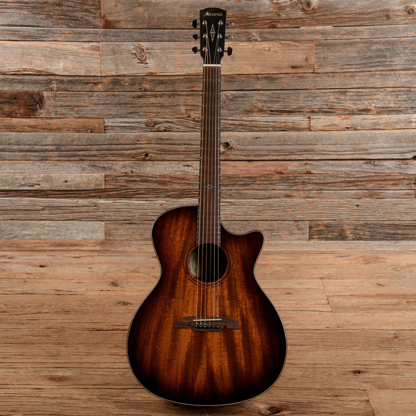 Alvarez Artist AG66CESHB Deluxe Grand Auditorium Shadowburst w/LR Baggs VTC Acoustic Guitars / OM and Auditorium