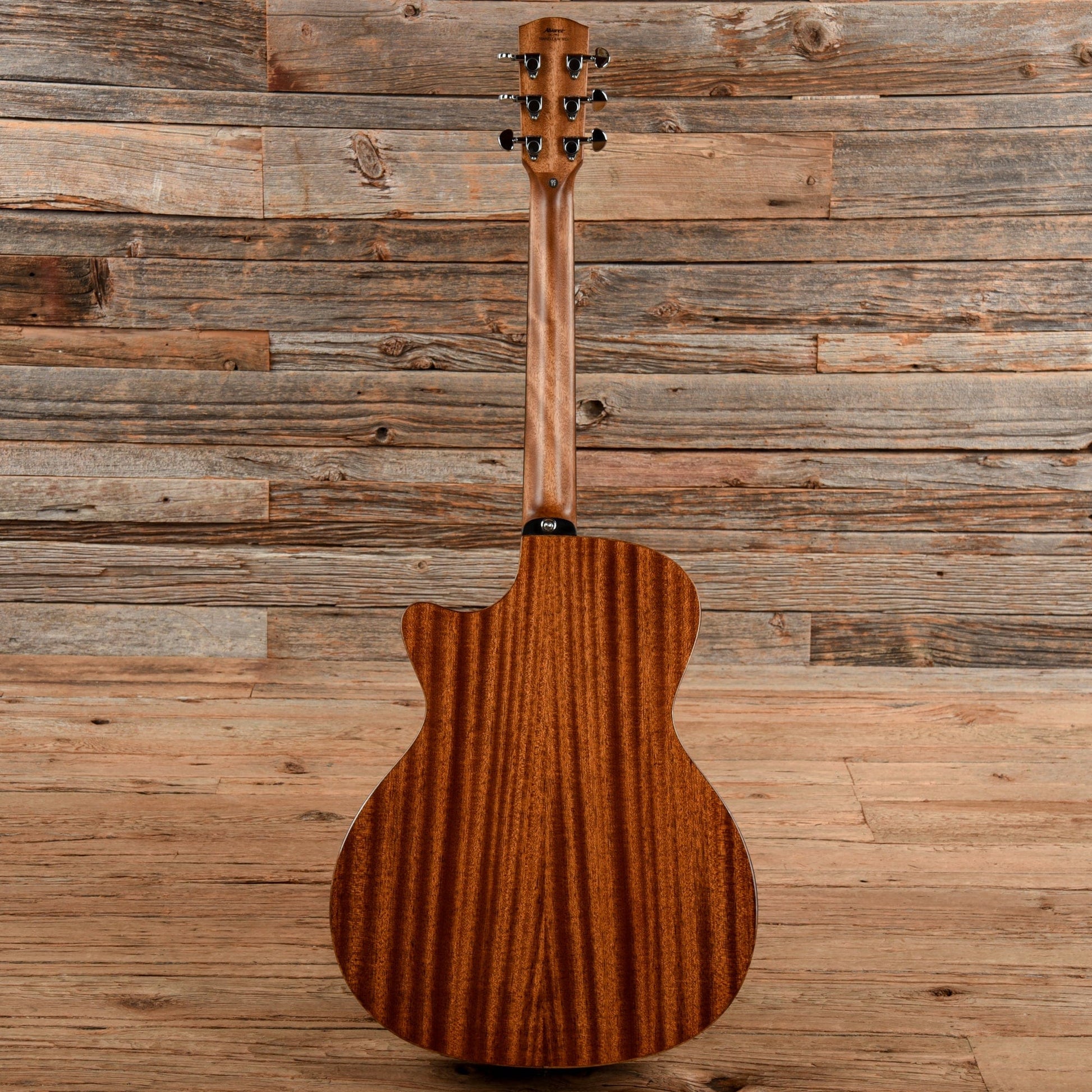 Alvarez Artist AG66CESHB Deluxe Grand Auditorium Shadowburst w/LR Baggs VTC Acoustic Guitars / OM and Auditorium