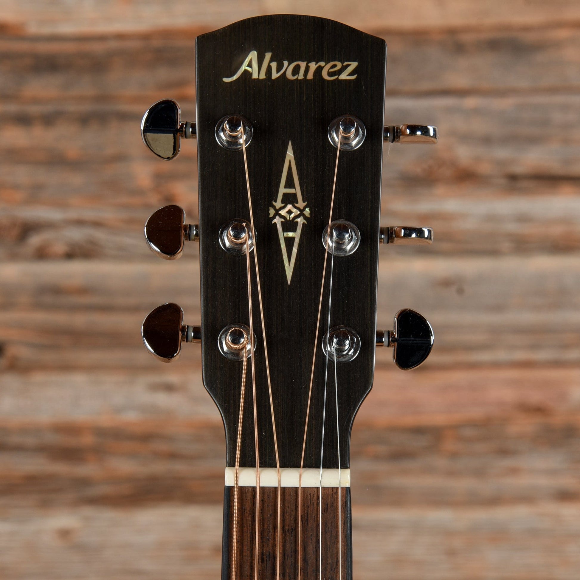 Alvarez Artist AG66CESHB Deluxe Grand Auditorium Shadowburst w/LR Baggs VTC Acoustic Guitars / OM and Auditorium