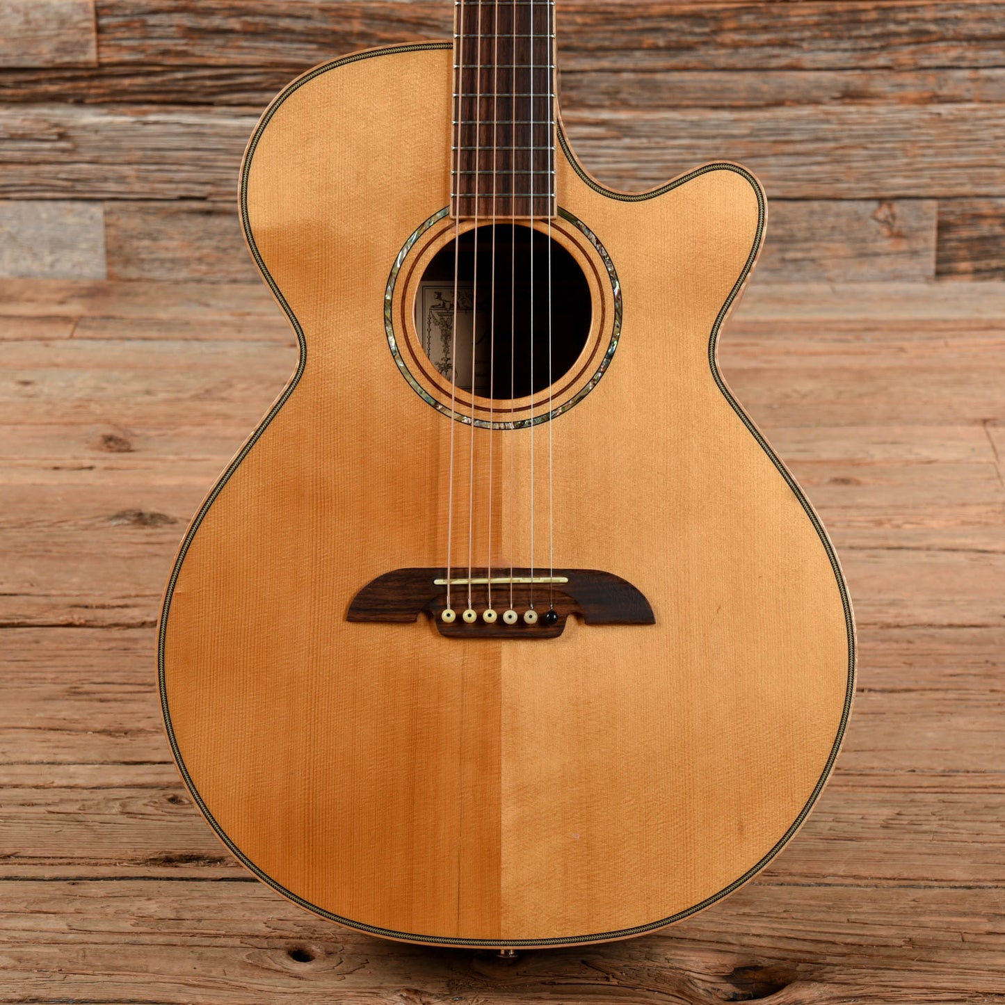 Alvarez PF-90SC Natural Acoustic Guitars / OM and Auditorium