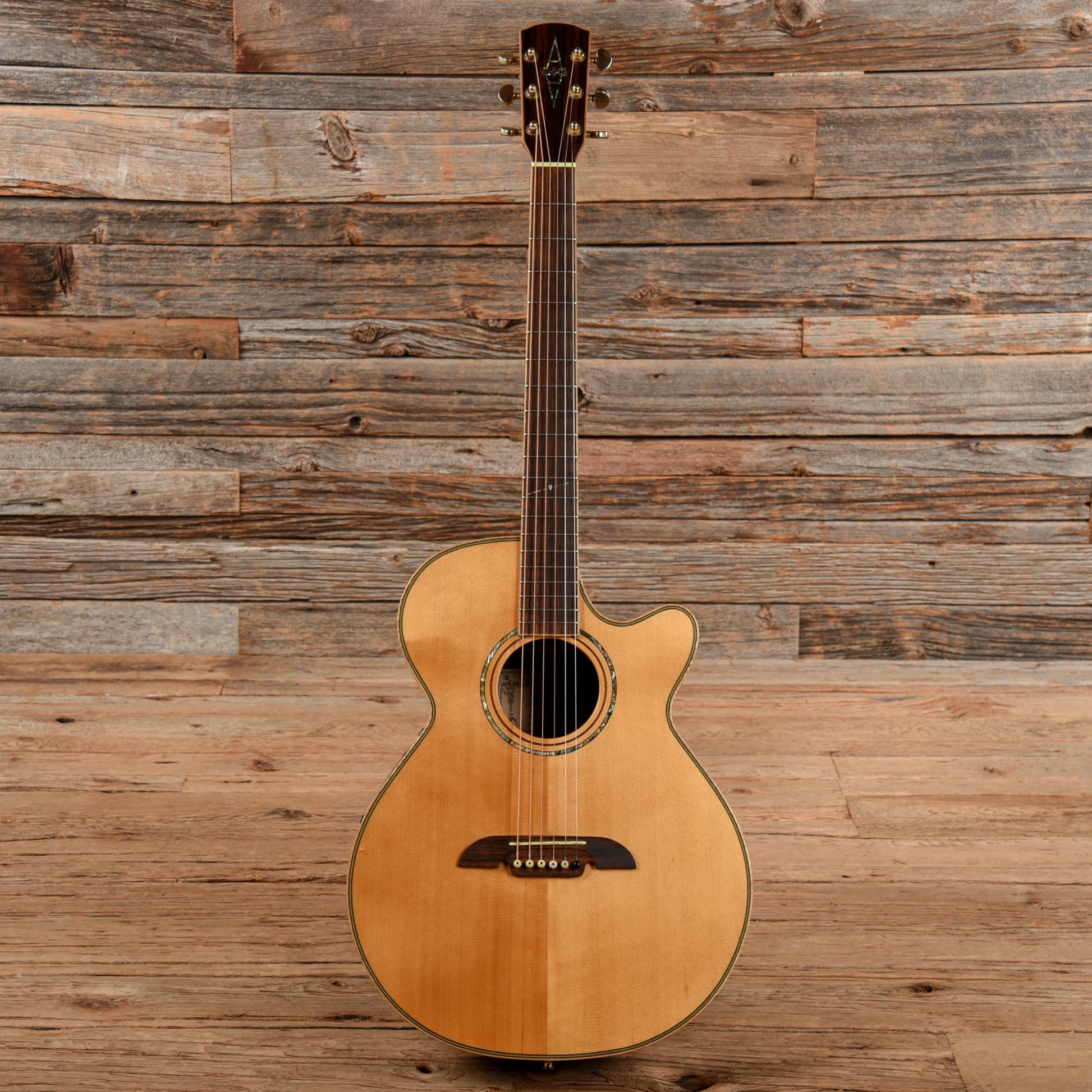 Alvarez PF-90SC Natural Acoustic Guitars / OM and Auditorium