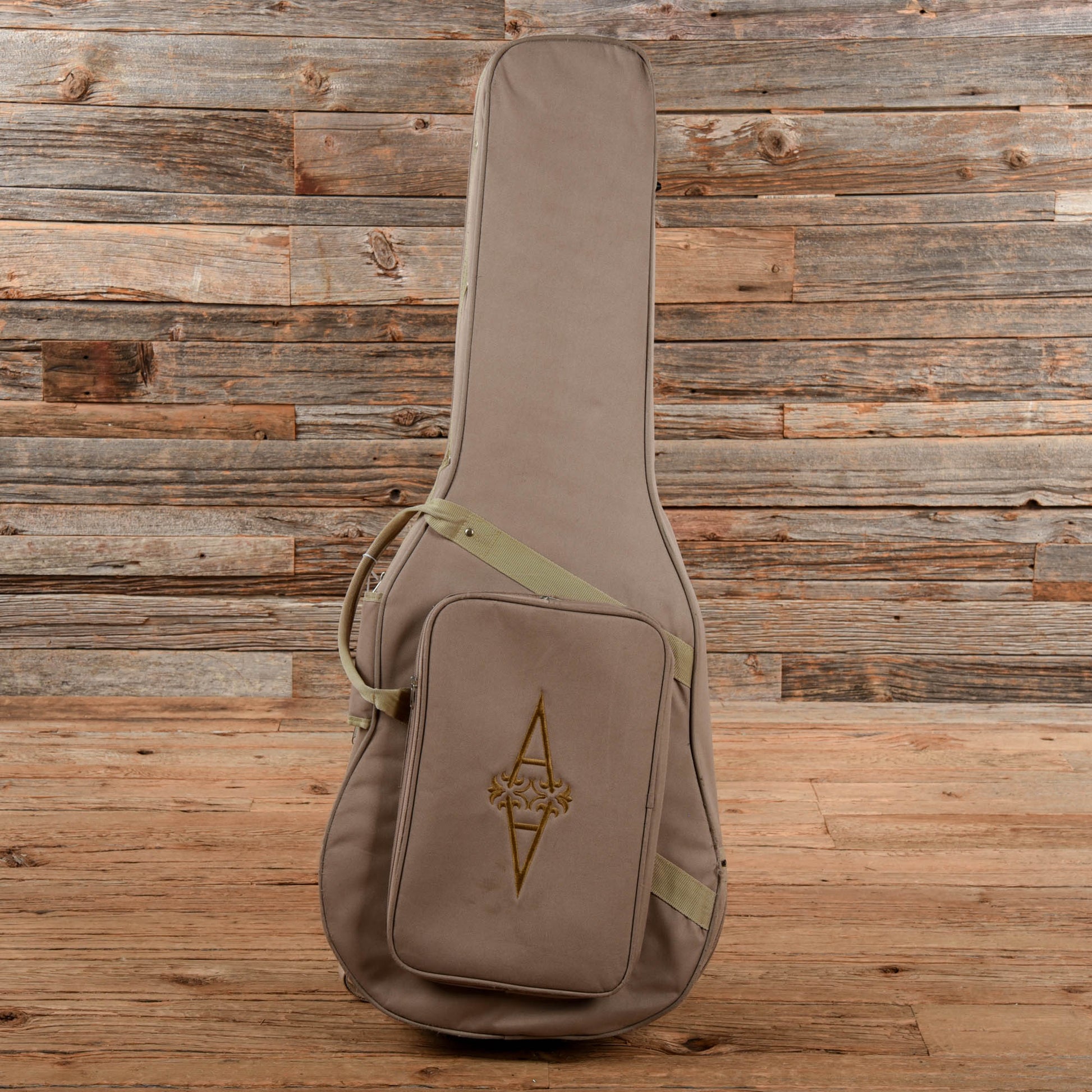 Alvarez PF-90SC Natural Acoustic Guitars / OM and Auditorium