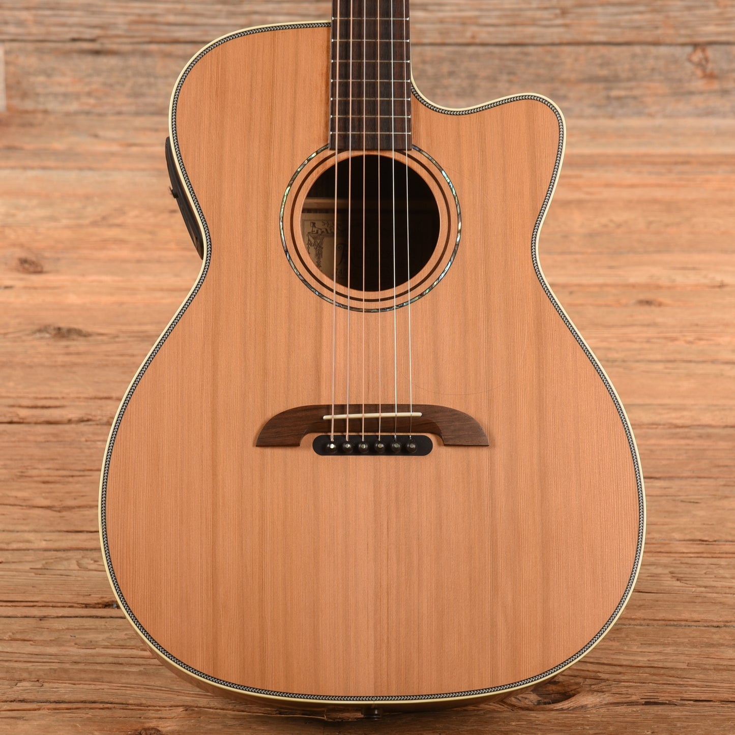 Alvarez WY1 Natural Acoustic Guitars / OM and Auditorium