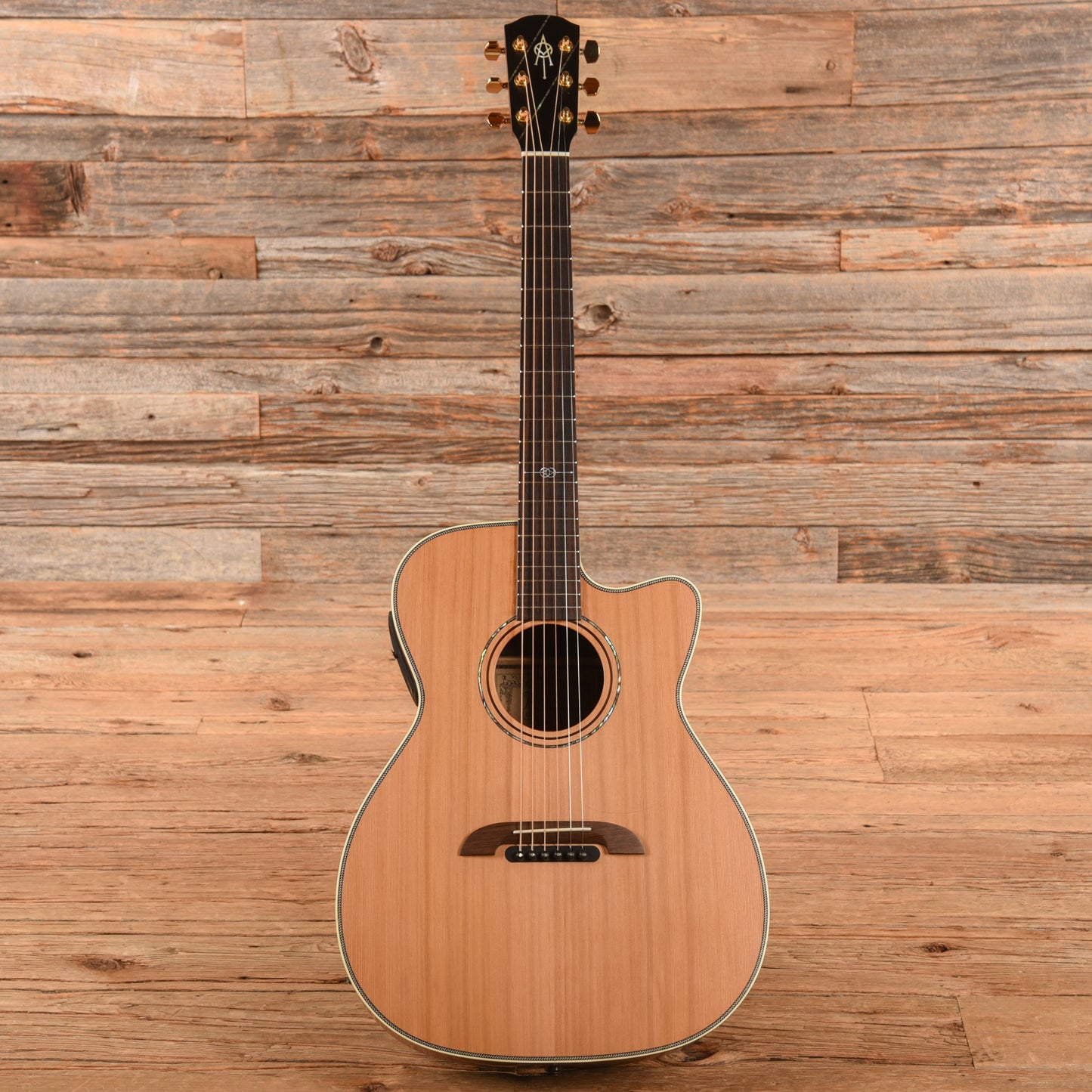 Alvarez WY1 Natural Acoustic Guitars / OM and Auditorium