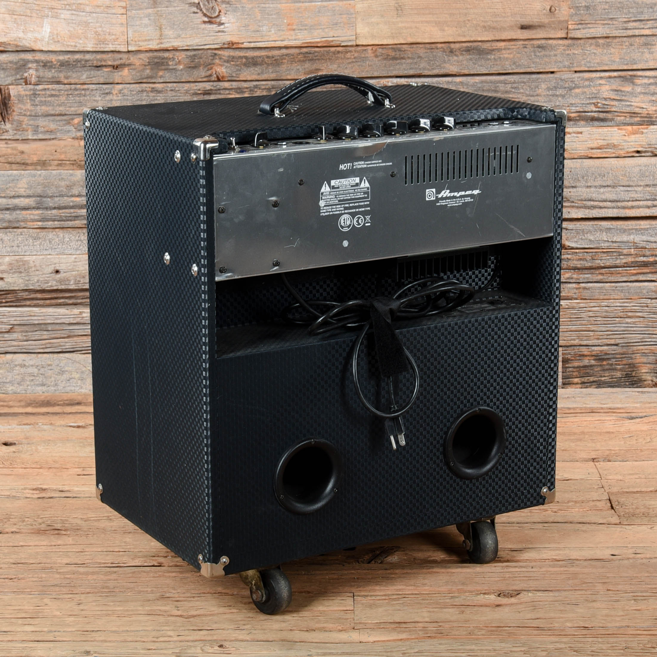 Ampeg B-200R Rocket Bass Combo Amps / Bass Amps / Bass Cabinets
