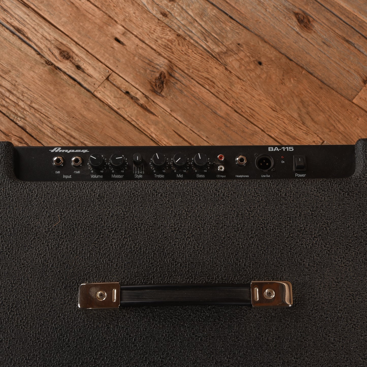 Ampeg BA-115 100-Watt 1x15 Bass Combo Amp Amps / Bass Amps / Bass Cabinets