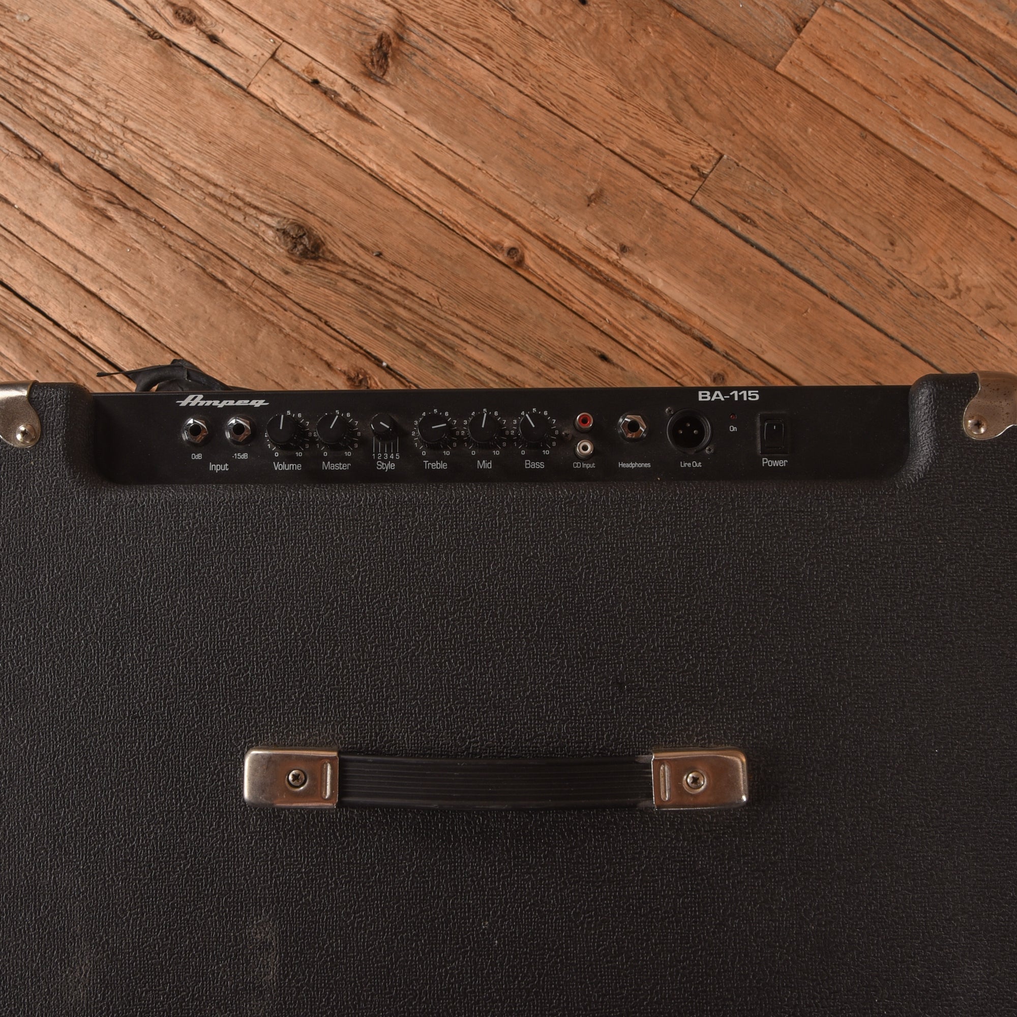 Ampeg BA-115 100-Watt 1x15