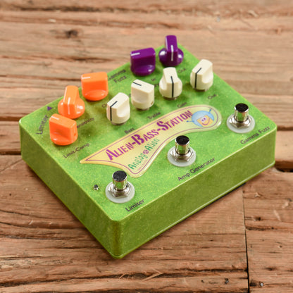 Analog Alien Alien Bass Station Effects and Pedals / Multi-Effect Unit