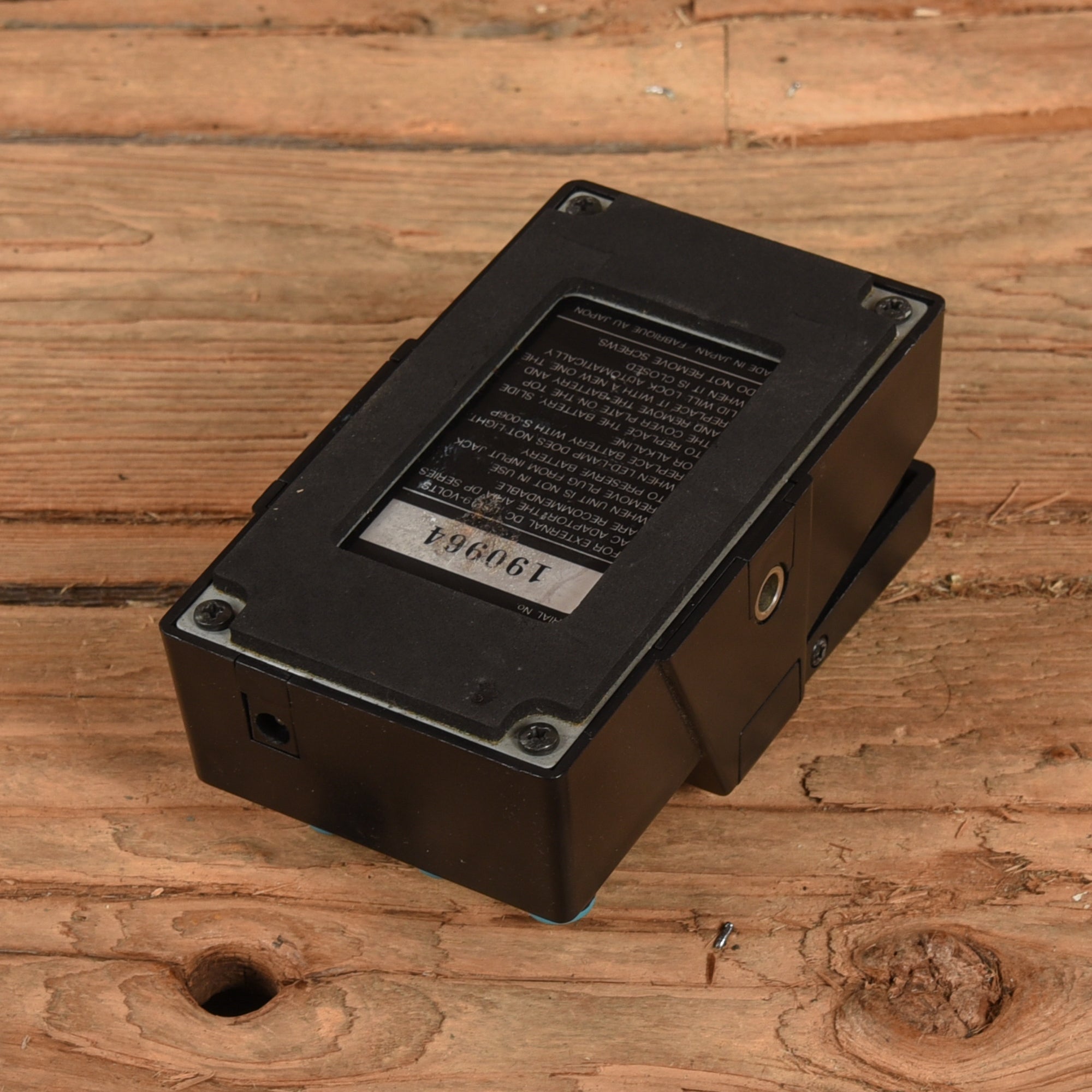 Aria ACH-1 Effects and Pedals / Chorus and Vibrato