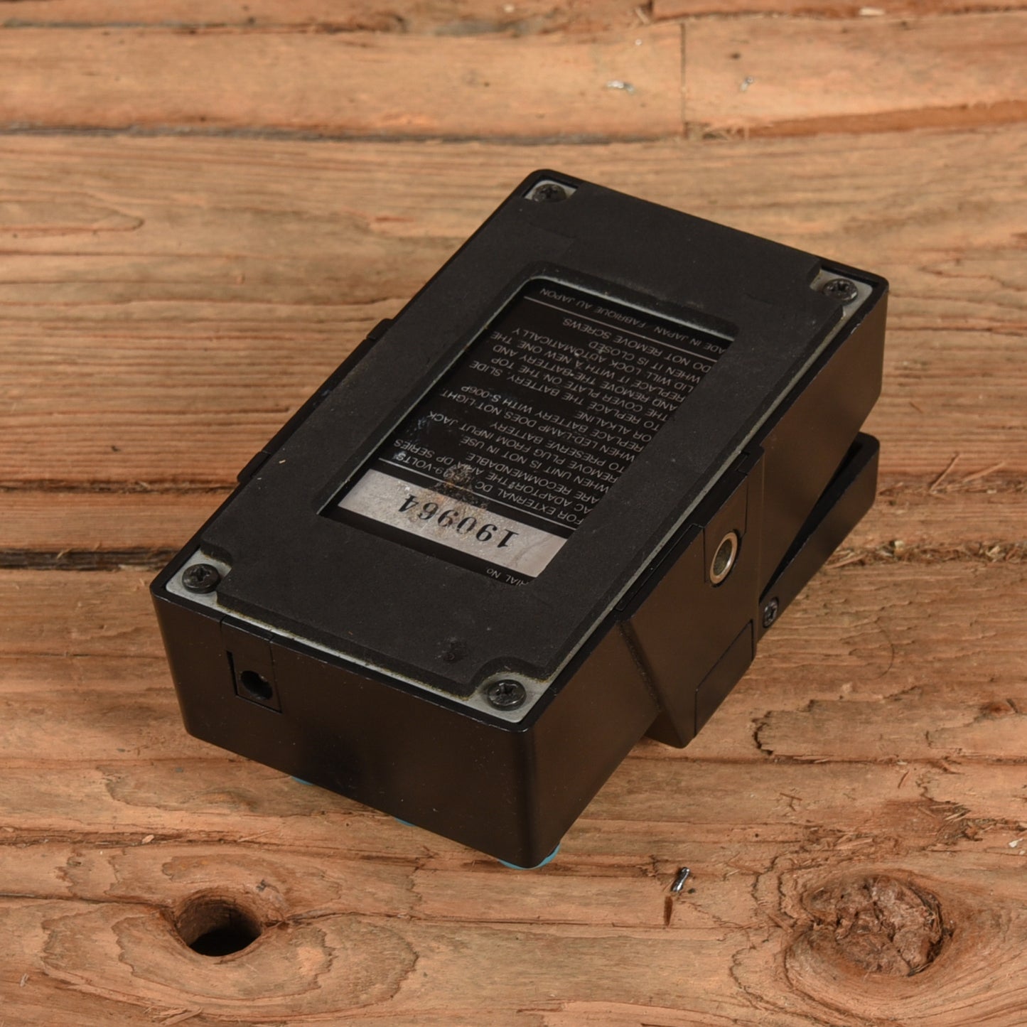 Aria ACH-1 Effects and Pedals / Chorus and Vibrato