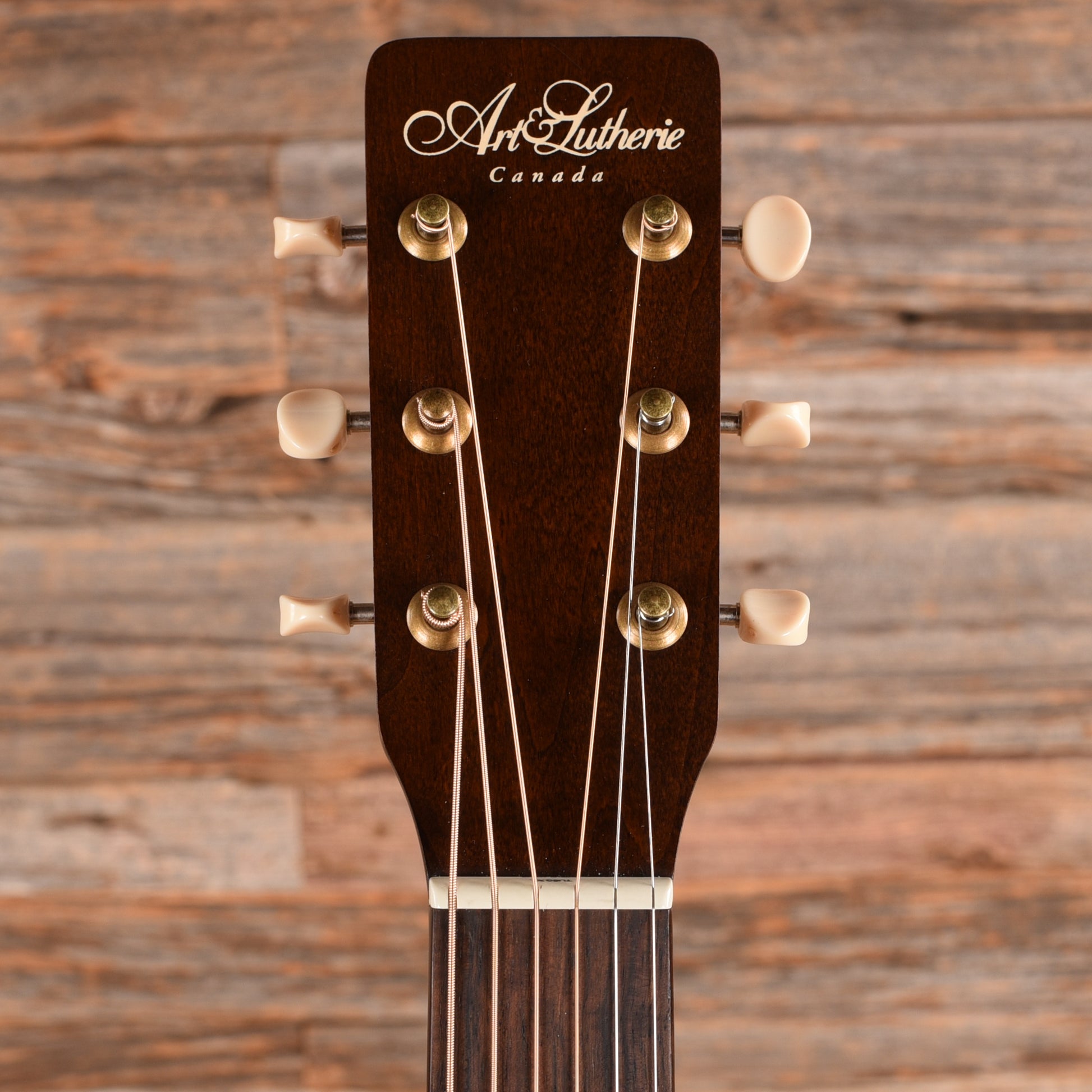 Art & Lutherie Legacy Bourbon Burst CW QIT Bourbon Burst Acoustic Guitars