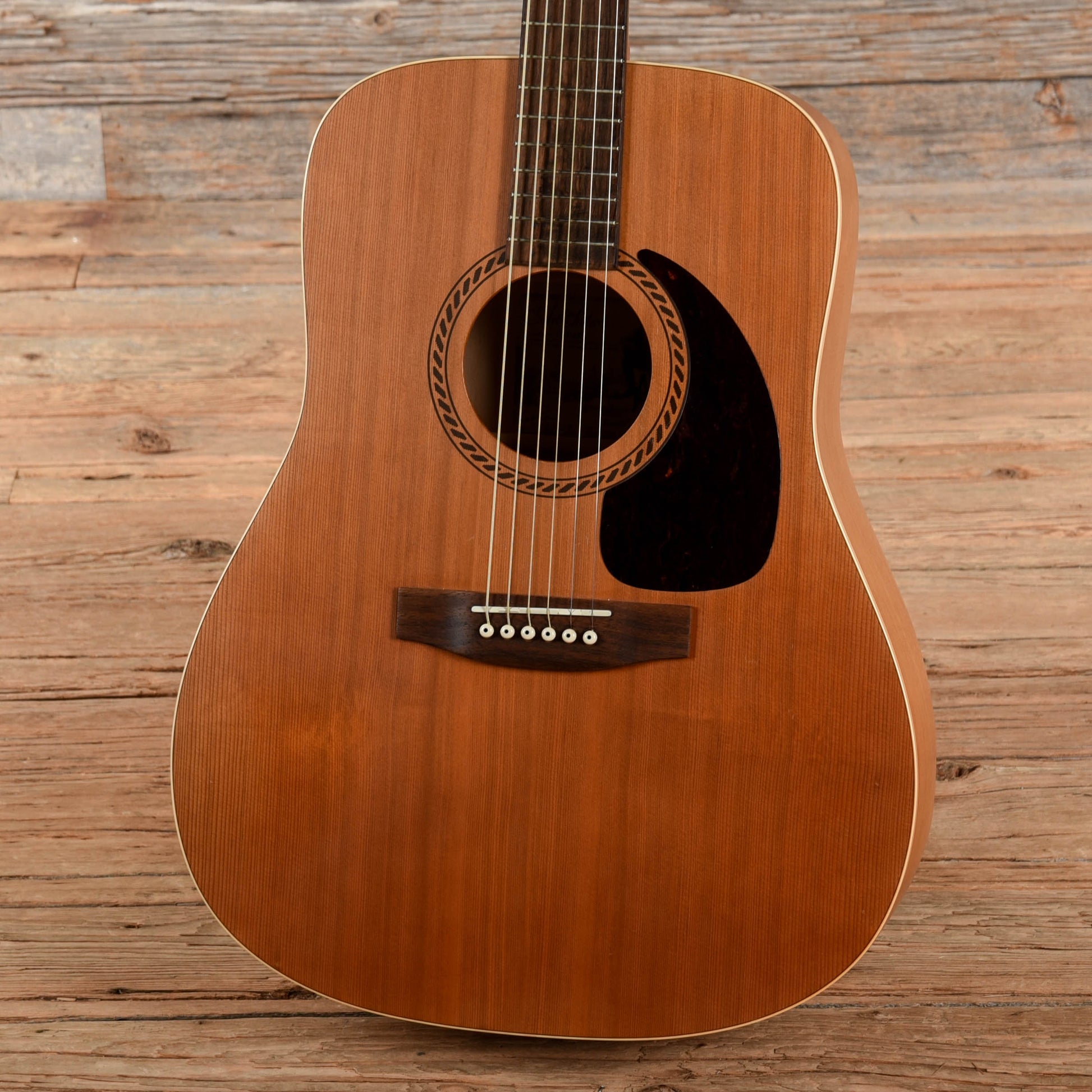 Art & Lutherie Cedar Dreadnought Sunburst 2004 Acoustic Guitars / Dreadnought